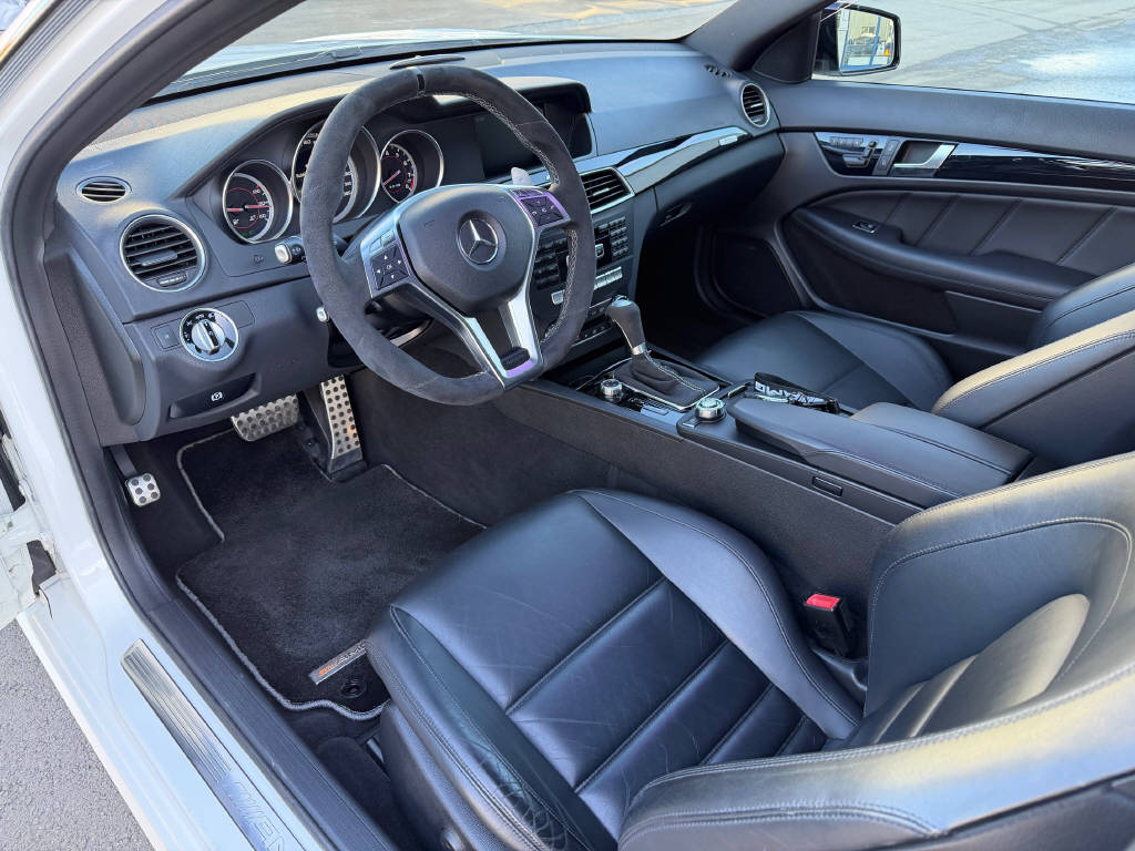 MERCEDES-BENZ C 63 V8 AMG Coupé - 507 Edition-image-13