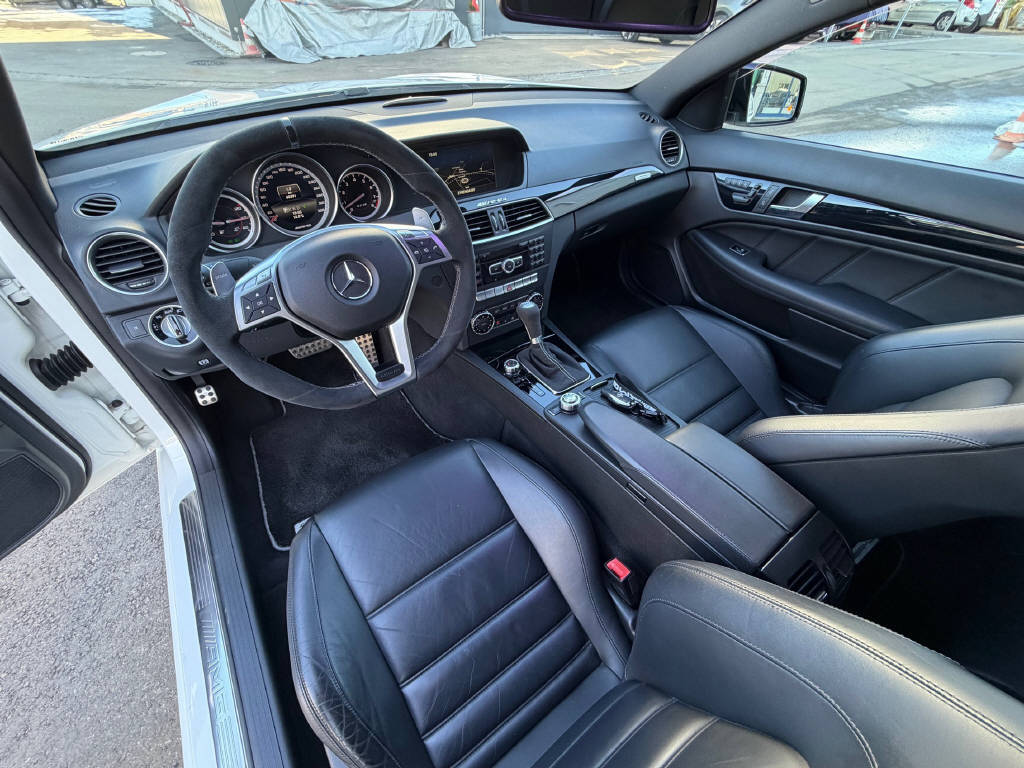 MERCEDES-BENZ C 63 V8 AMG Coupé - 507 Edition-image-18