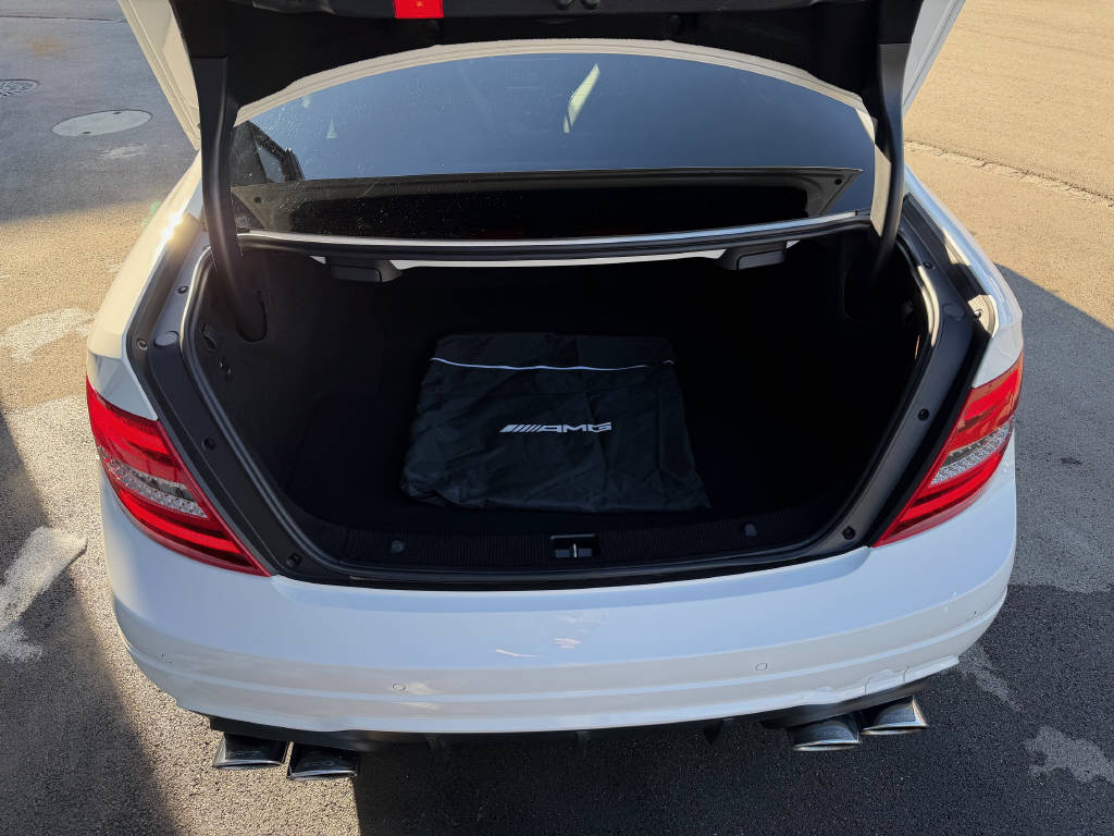 MERCEDES-BENZ C 63 V8 AMG Coupé - 507 Edition-image-7