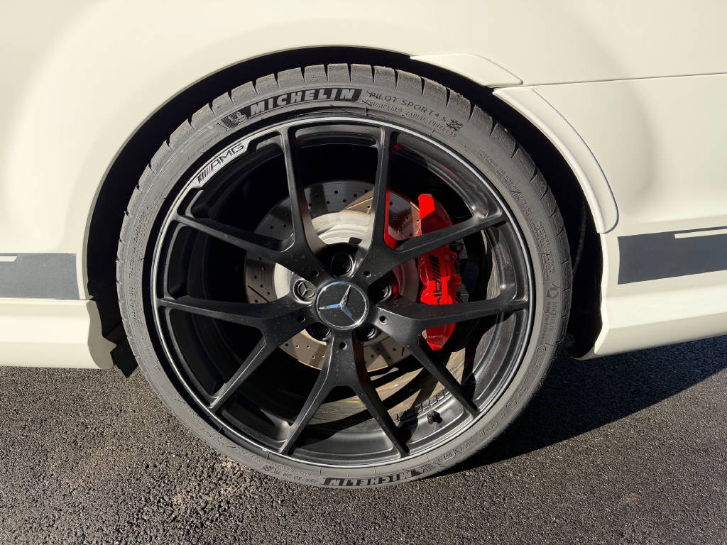 MERCEDES-BENZ C 63 V8 AMG Coupé - 507 Edition-image-4