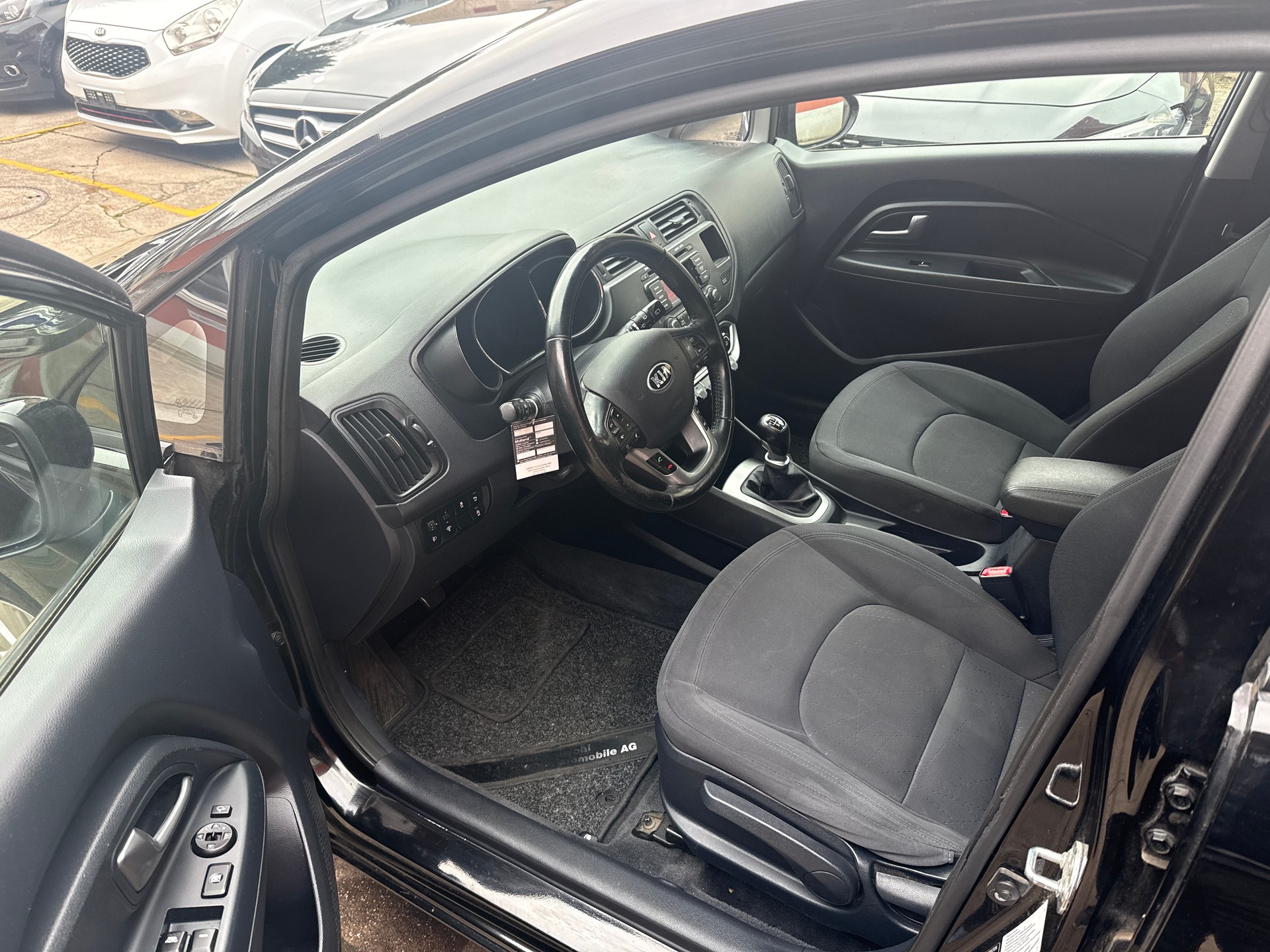 KIA Rio 1.4 CVVT Style-image-7
