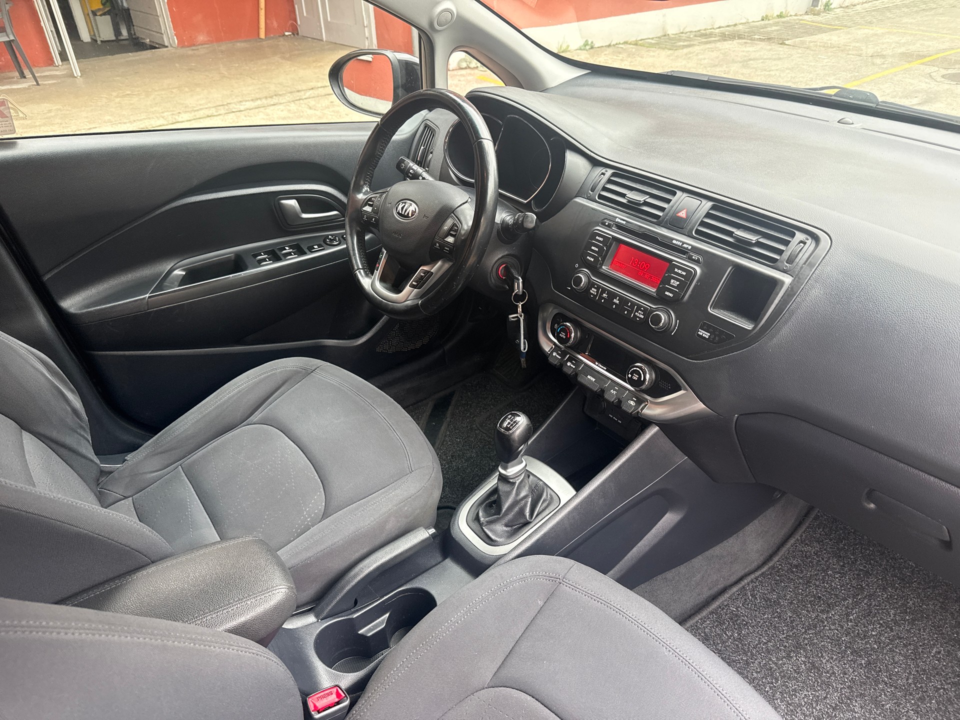 KIA Rio 1.4 CVVT Style-image-9