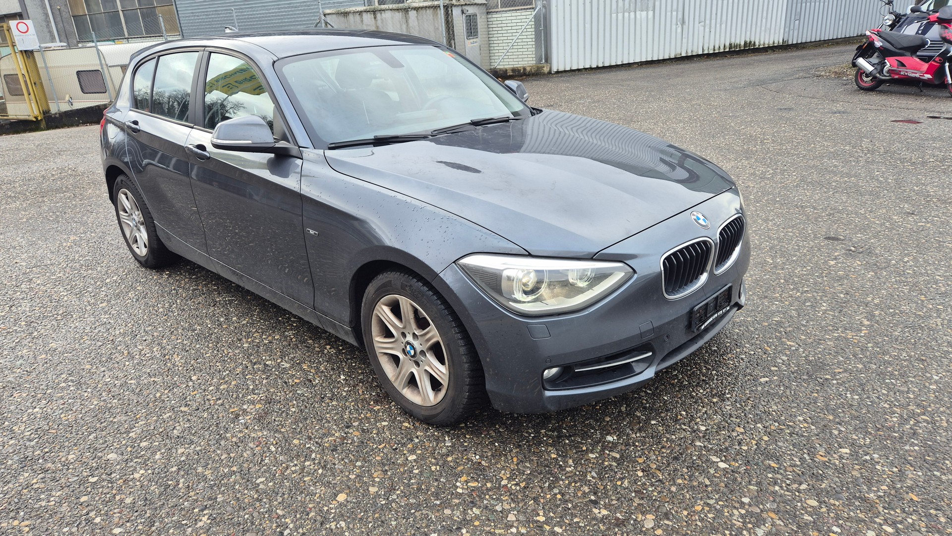 BMW 118i Sport Line Steptronic-image-3
