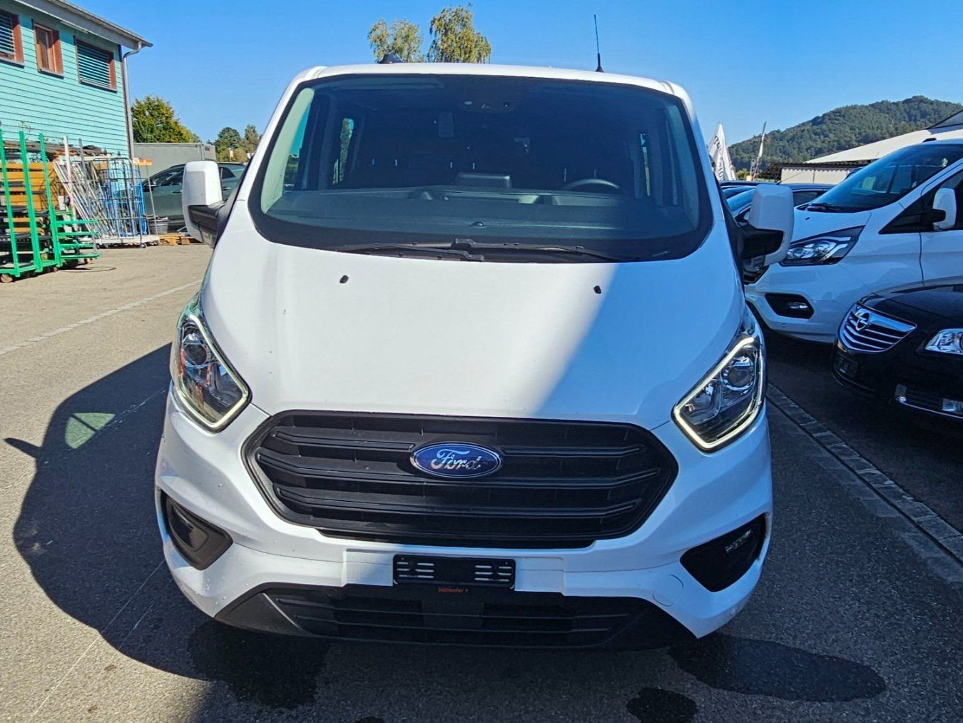 FORD TRANSIT CUSTOM-showroom-element-1