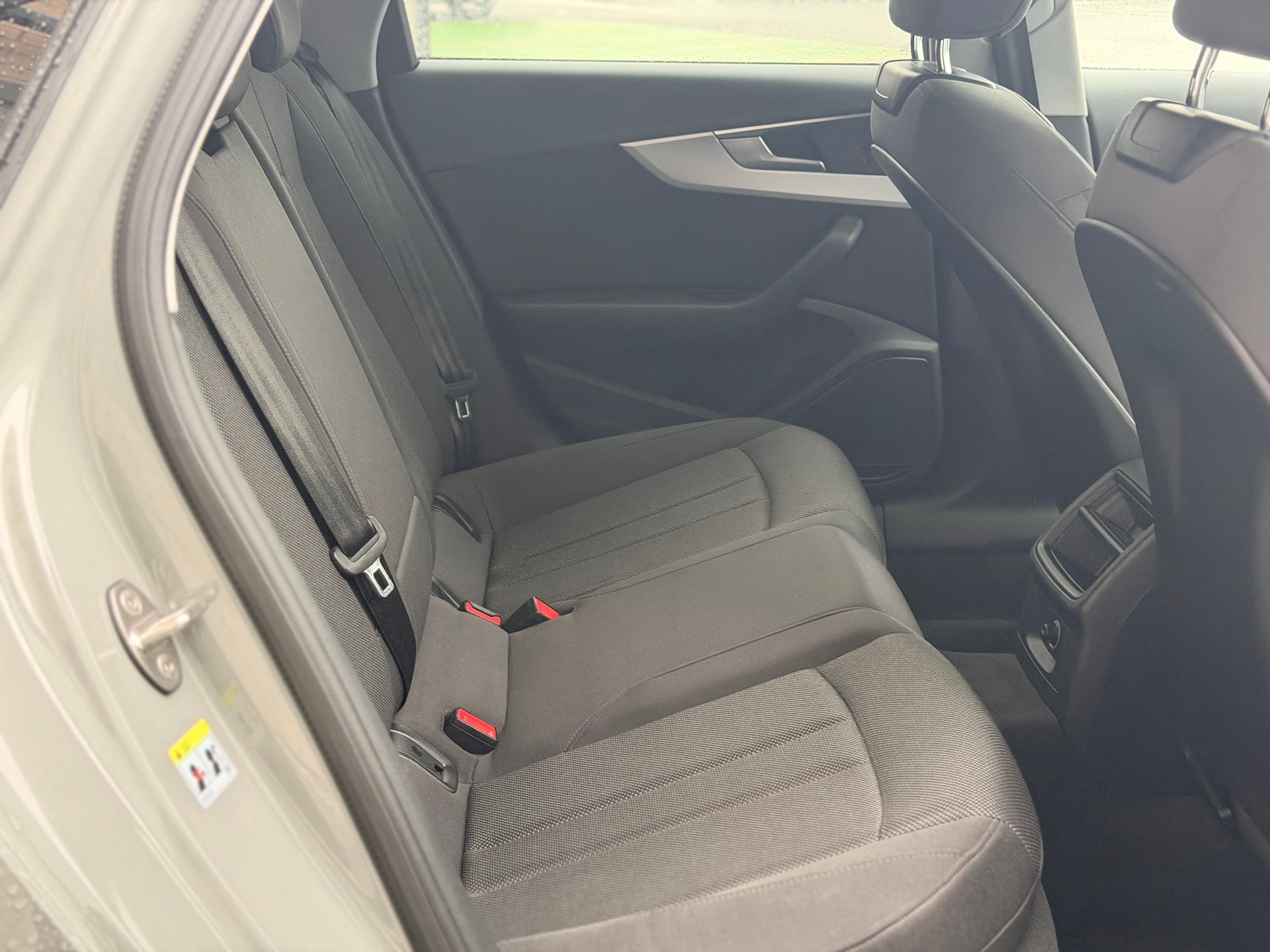AUDI A4 Avant 2.0 TDI Sport quattro S-tronic-image-21