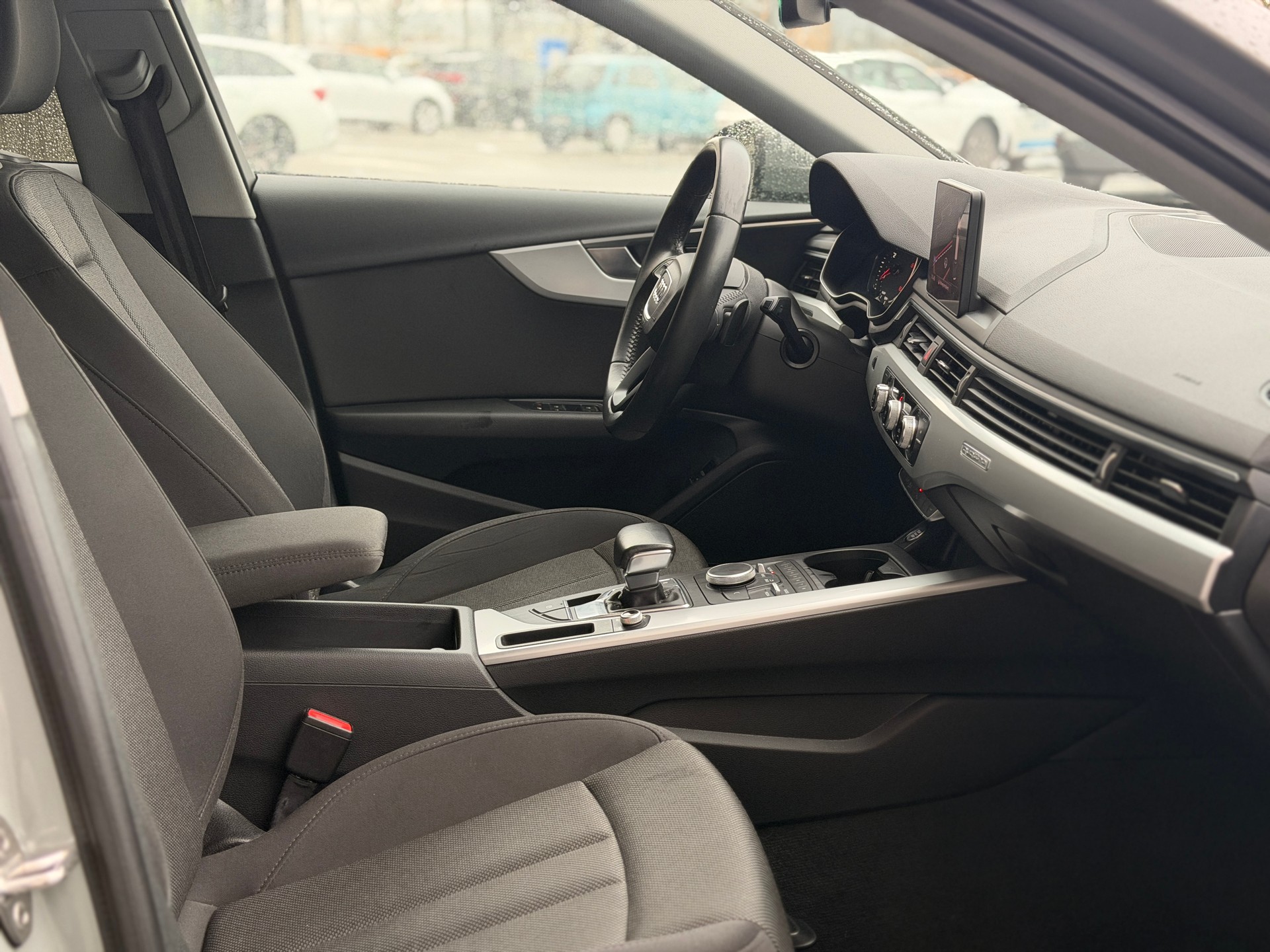 AUDI A4 Avant 2.0 TDI Sport quattro S-tronic-image-24
