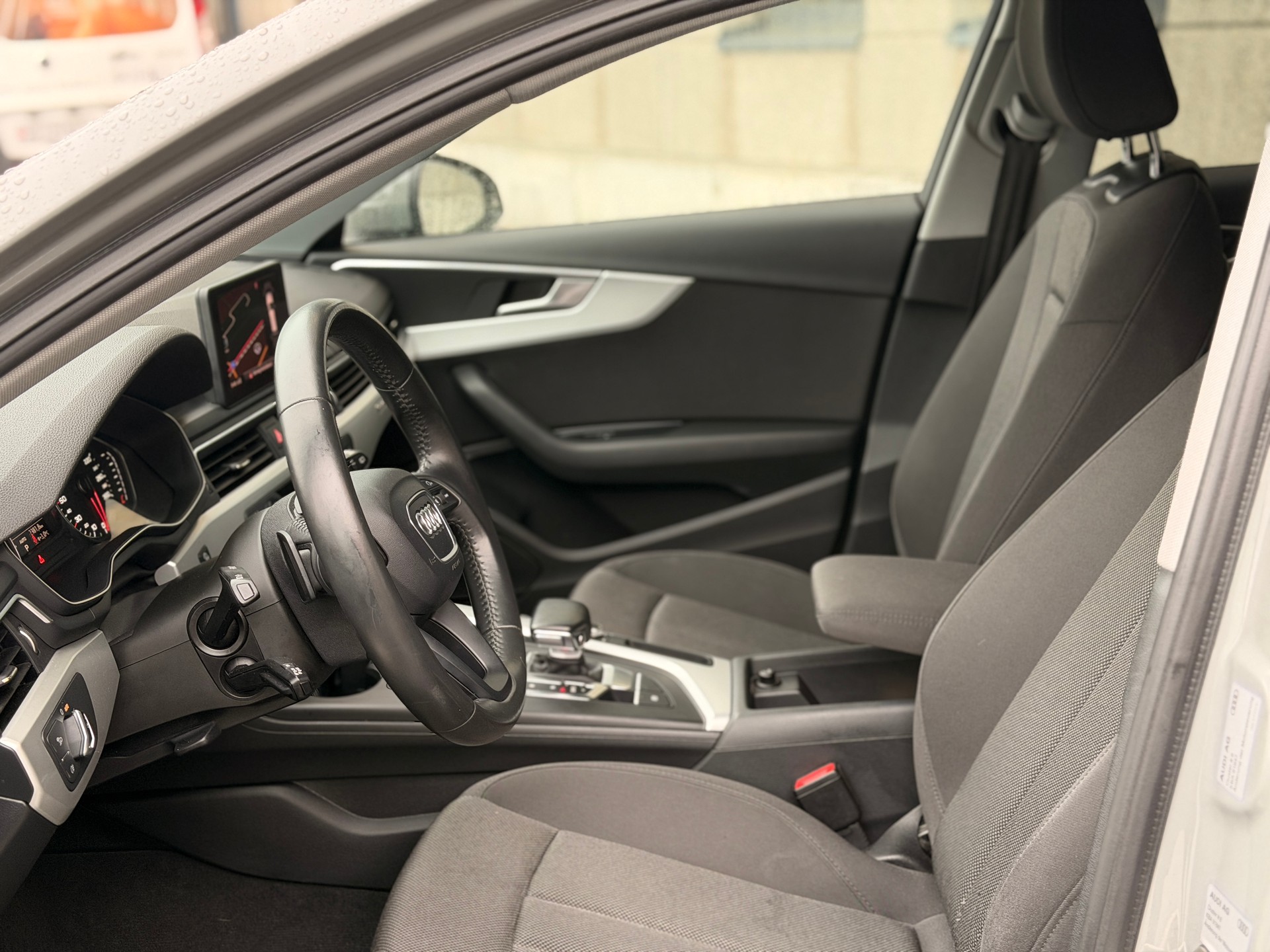 AUDI A4 Avant 2.0 TDI Sport quattro S-tronic-image-11