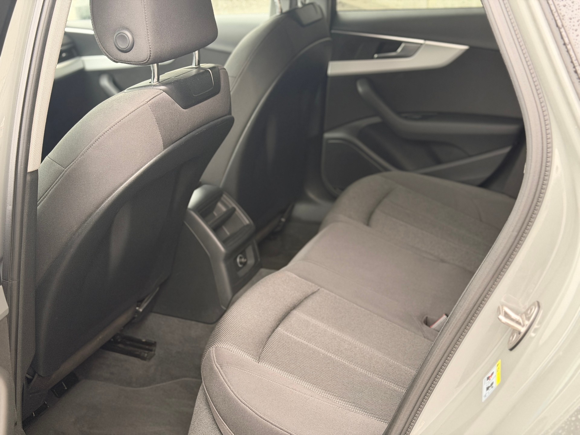 AUDI A4 Avant 2.0 TDI Sport quattro S-tronic-image-14