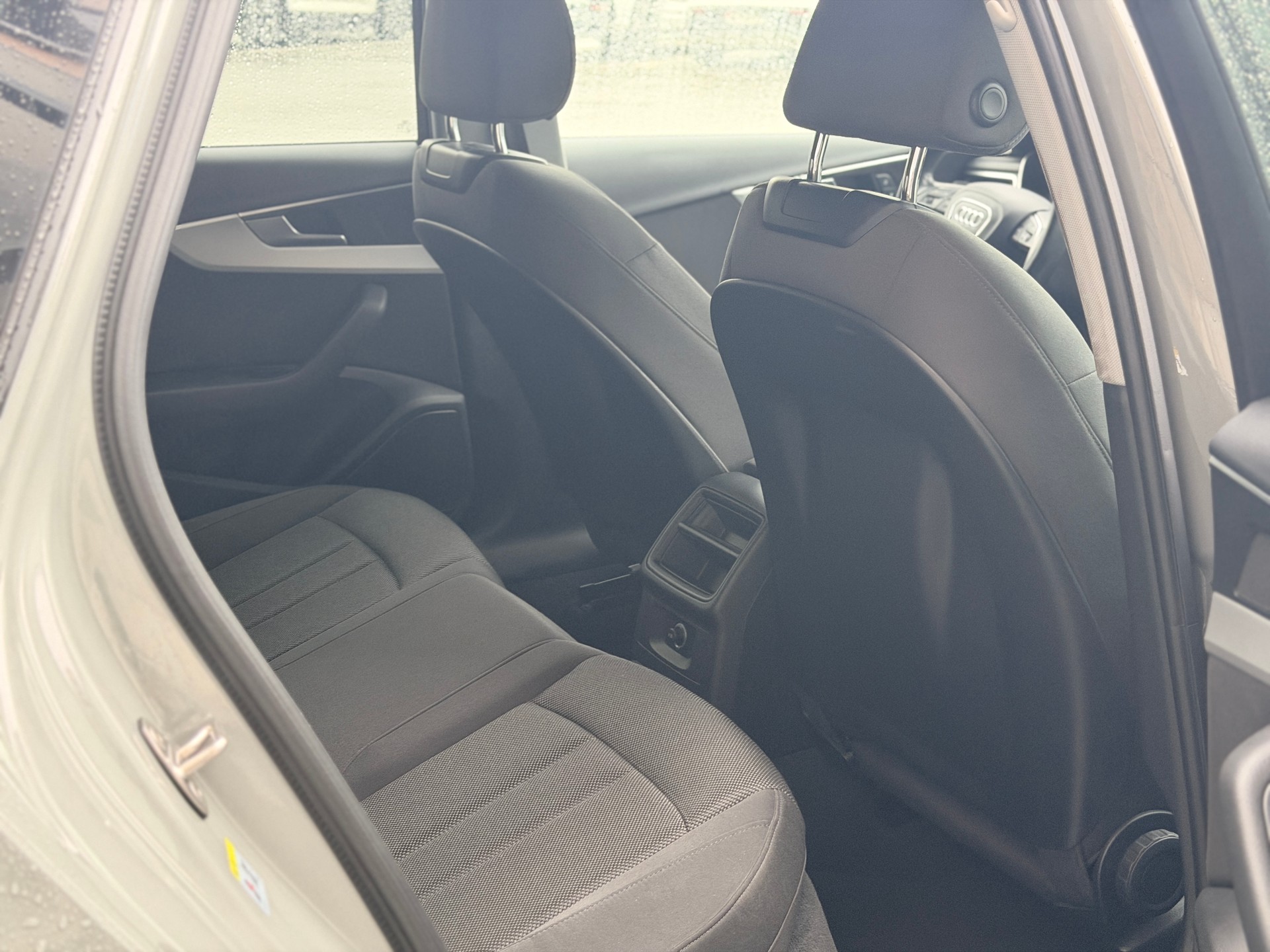 AUDI A4 Avant 2.0 TDI Sport quattro S-tronic-image-22