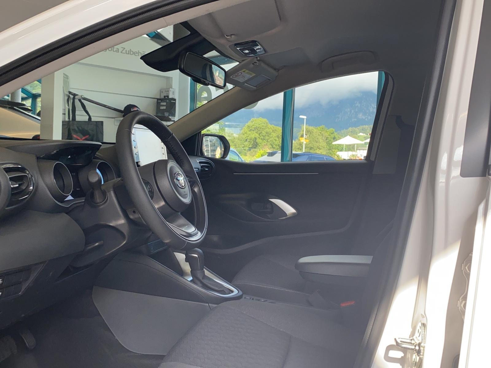 TOYOTA Yaris 1.5 VVT-i HSD Trend-image-4