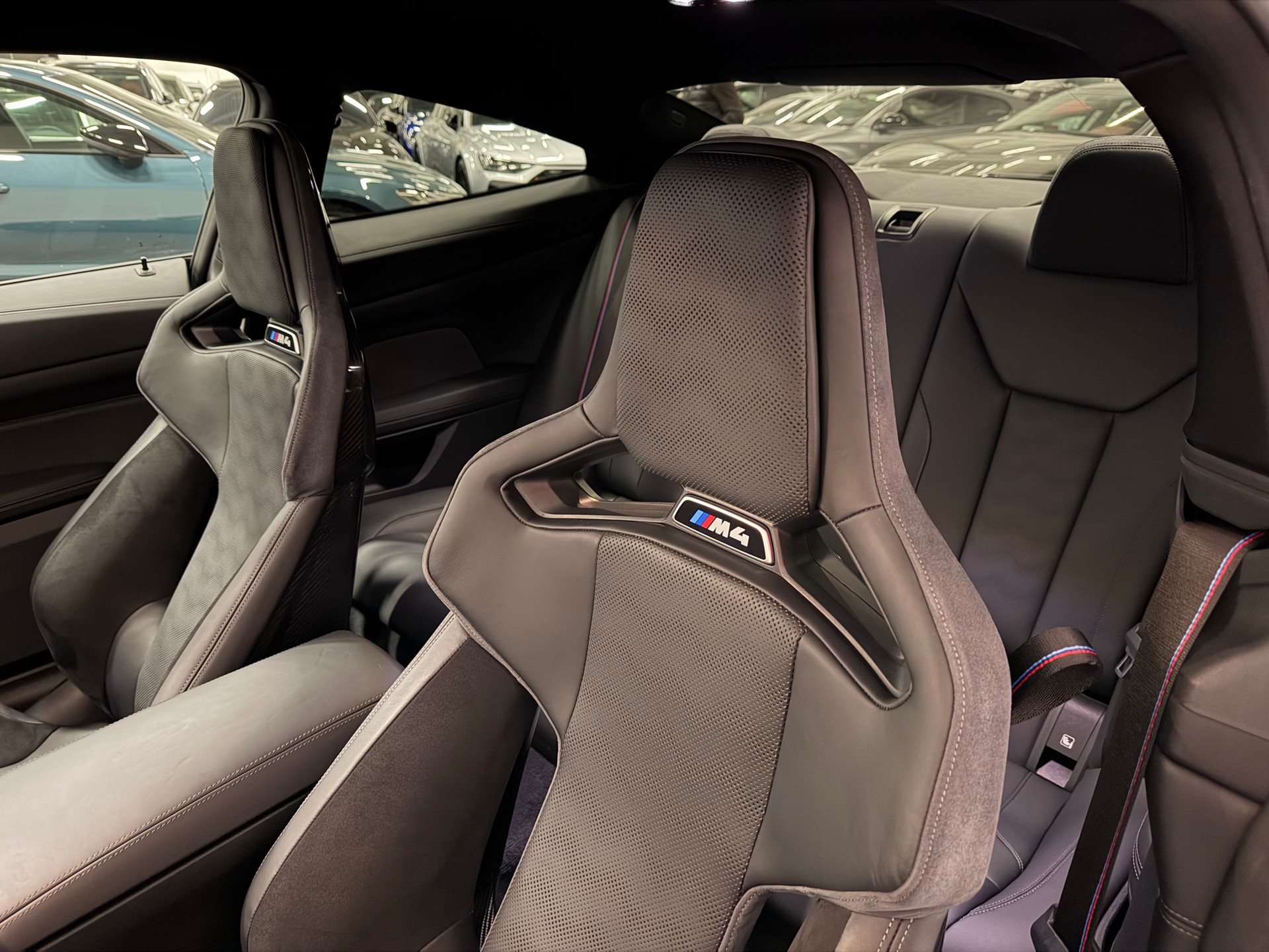 BMW M4 Coupé Competition M xDrive-image-18