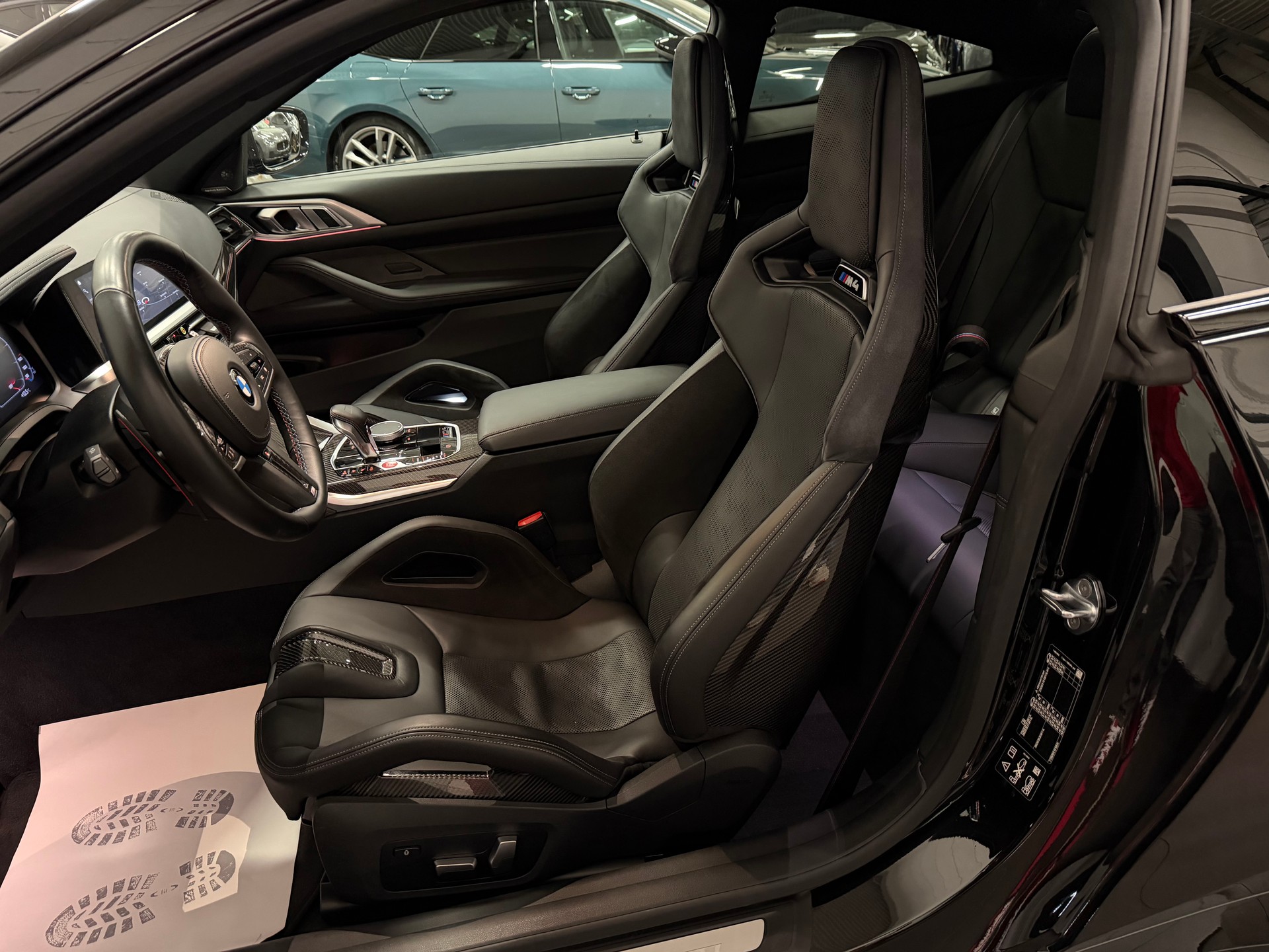 BMW M4 Coupé Competition M xDrive-image-17