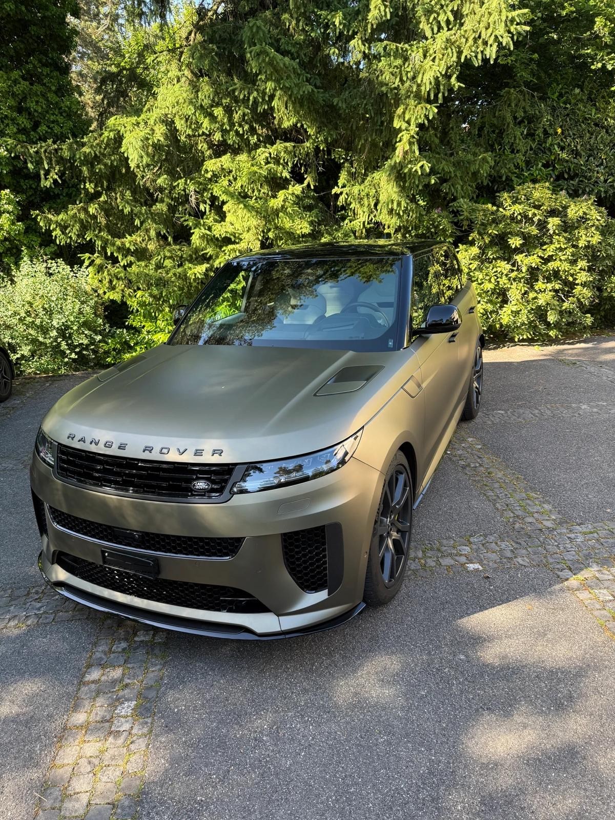 LAND ROVER Range Rover Sport P635 4.4 V8 SV Ed. One Carbon Bronze-showroom-element-3