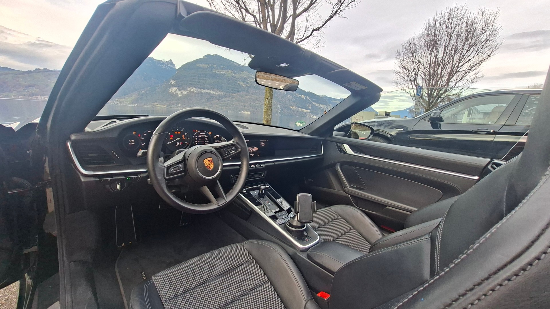 PORSCHE 911 Carrera S Cabriolet PDK (Porsche Approved)-image-6
