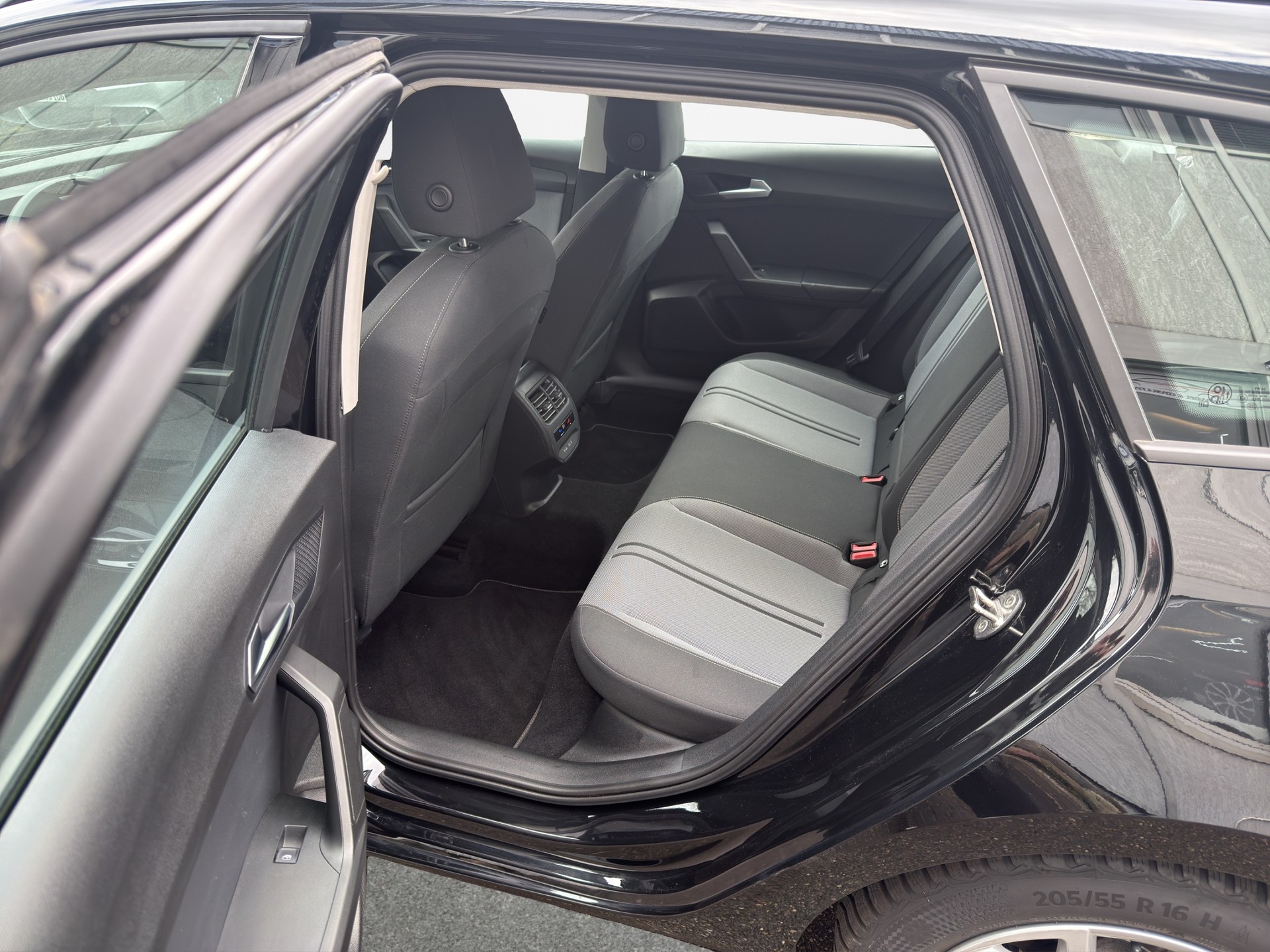 SEAT Leon ST 1.5 TGI Style DSG-image-12