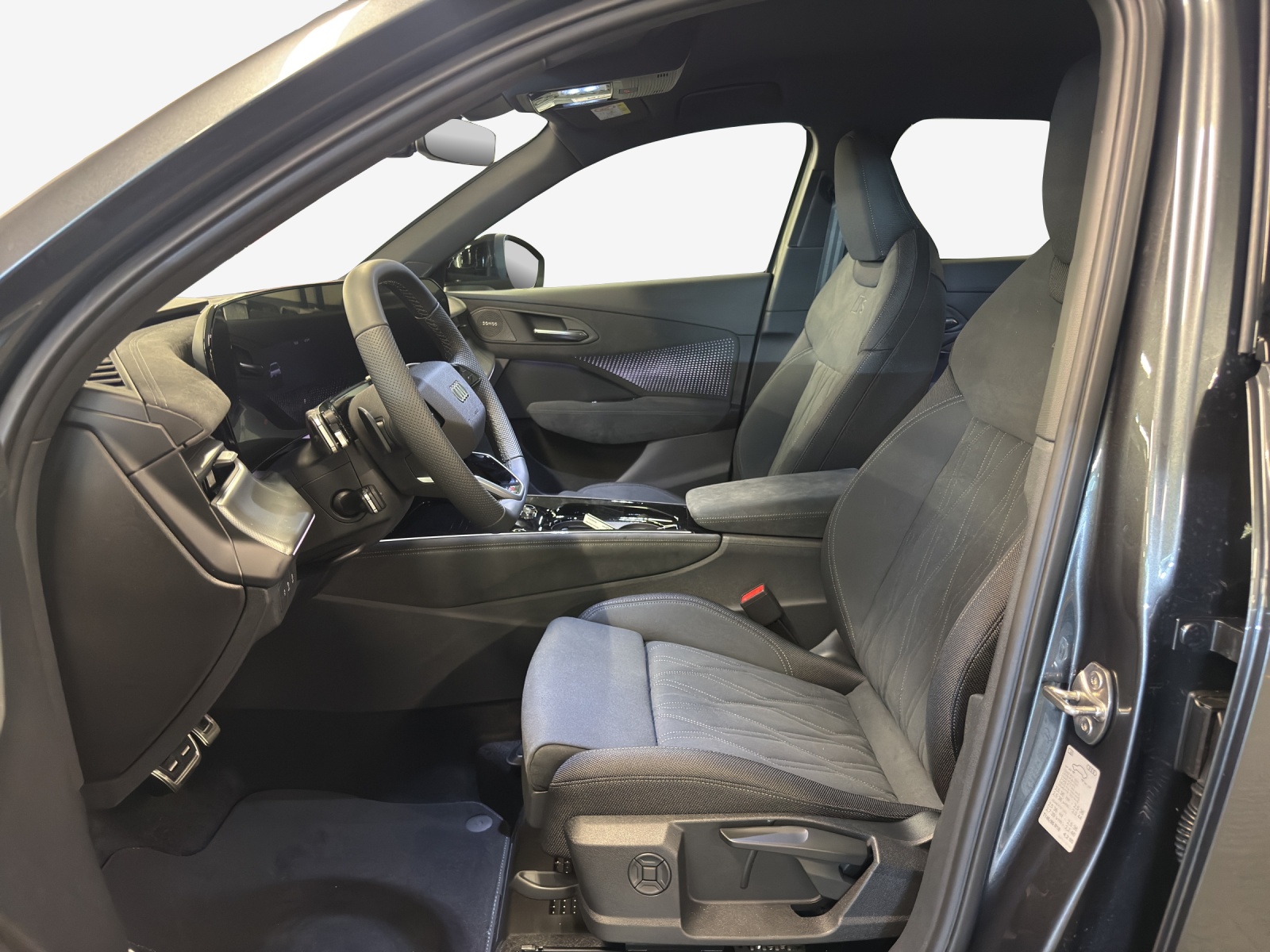 AUDI Q3 SUV 110 kW TFSI S tronic-image-7