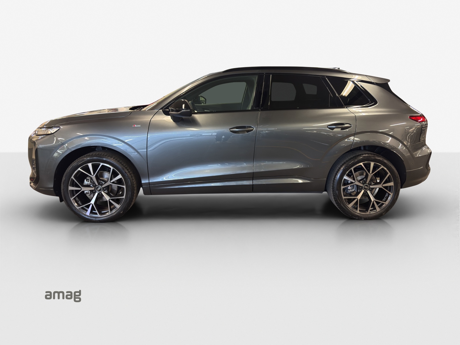 AUDI Q3 SUV 110 kW TFSI S tronic-image-1