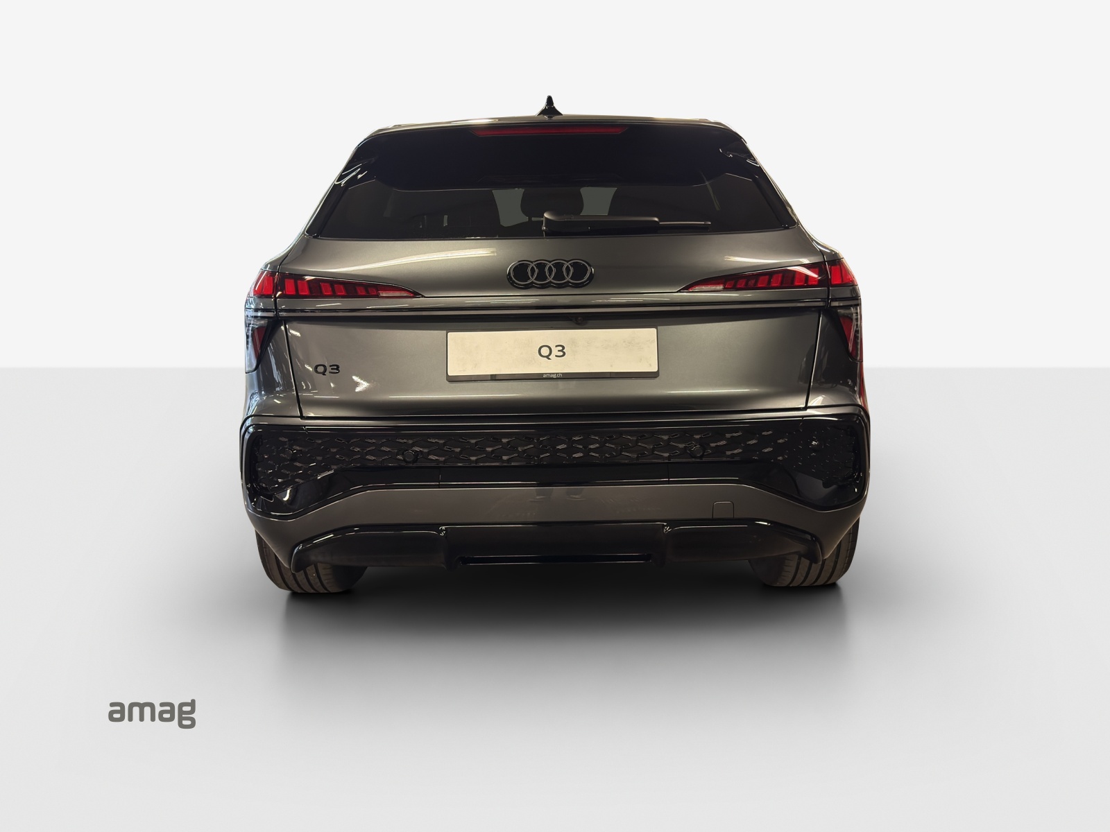 AUDI Q3 SUV 110 kW TFSI S tronic-image-3