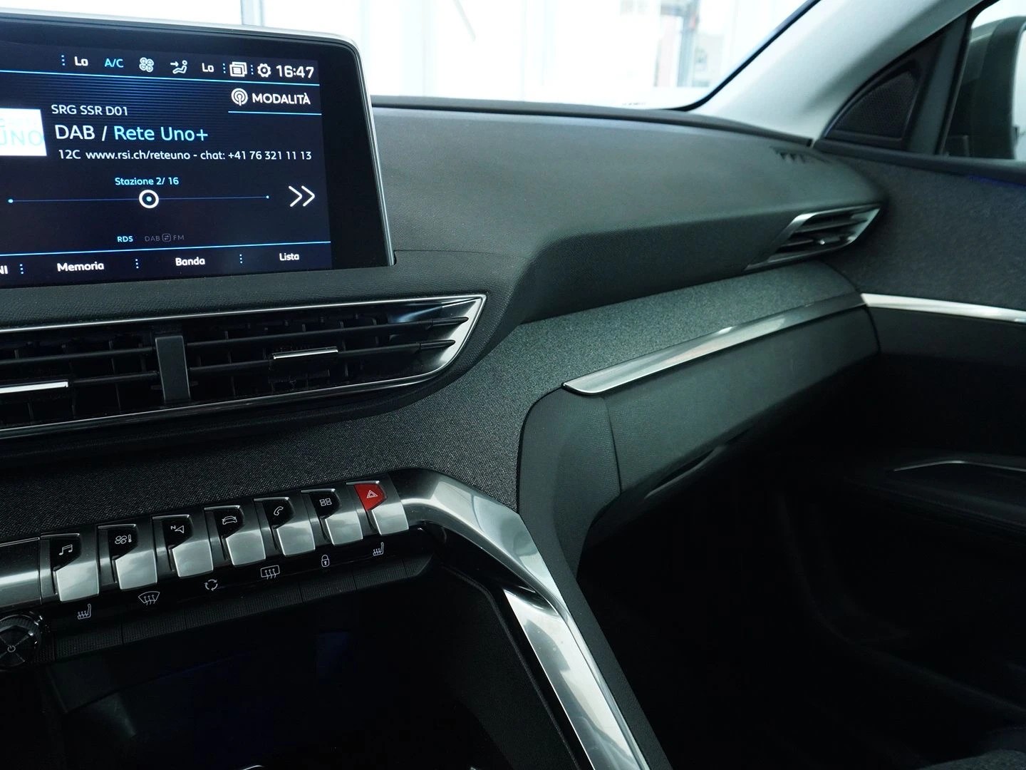PEUGEOT 3008 1.5 BlueHDi Allure EAT-image-8