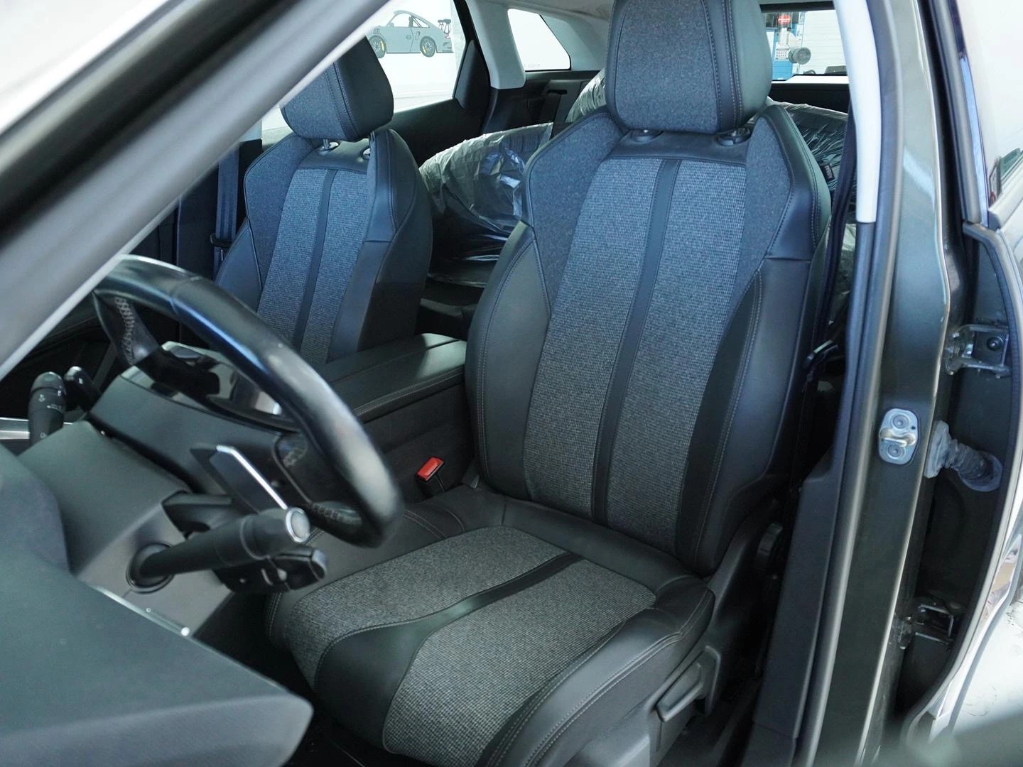 PEUGEOT 3008 1.5 BlueHDi Allure EAT-image-3