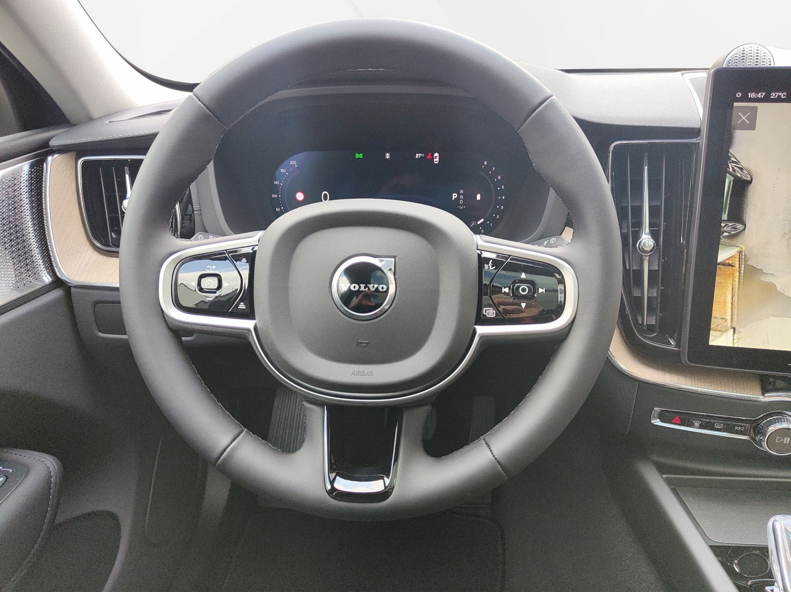VOLVO XC60 2.0 B5 MH Ultra Dark AWD-image-7