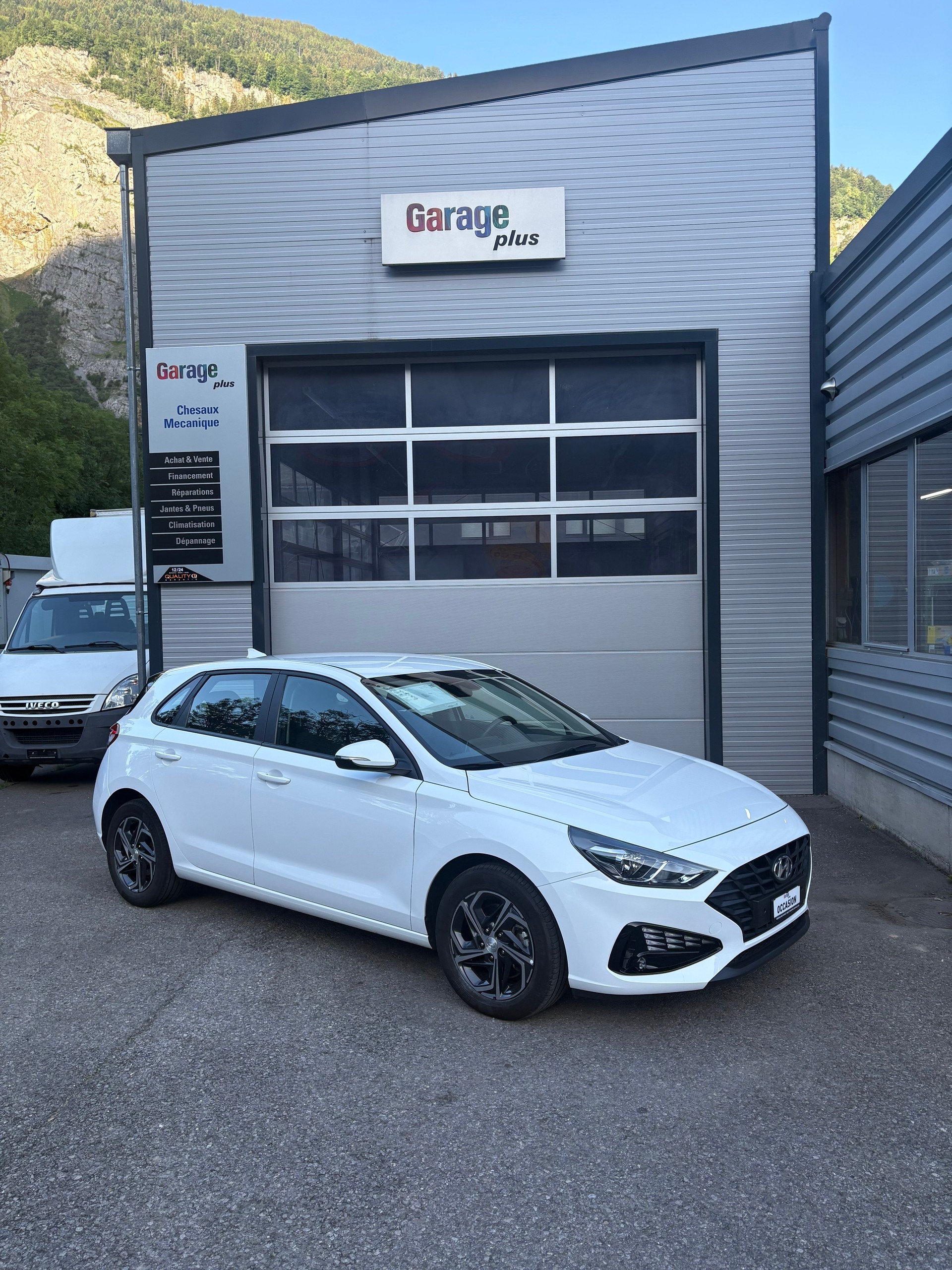 HYUNDAI i30-image-0