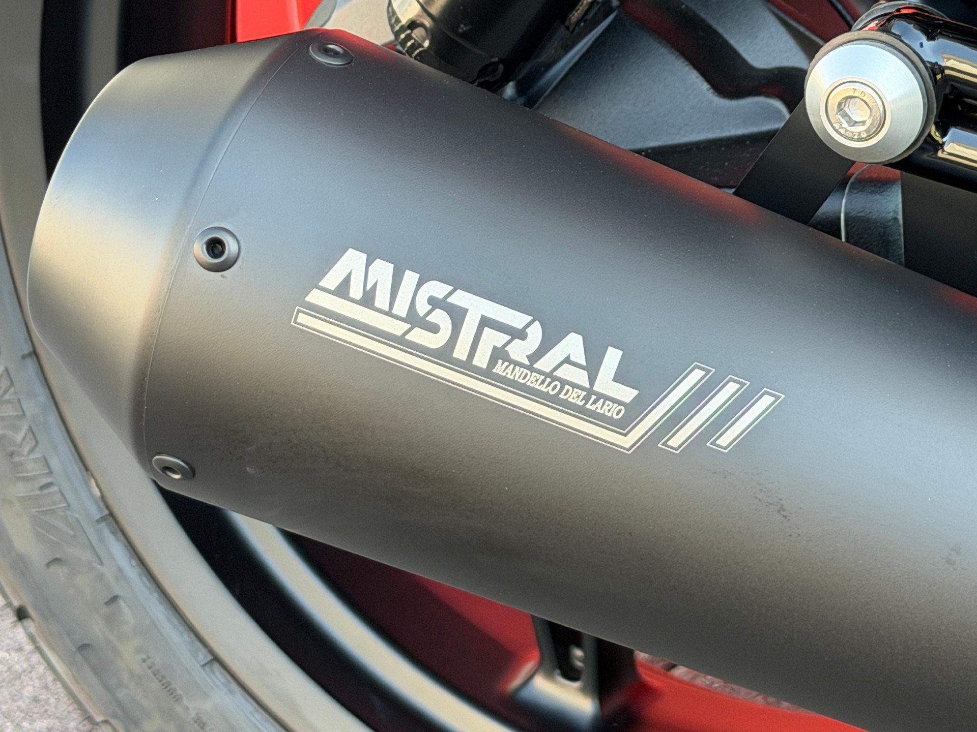 MOTO GUZZI V7 IV 850 Stone '' Edizione MISTRAL ''-showroom-element-3