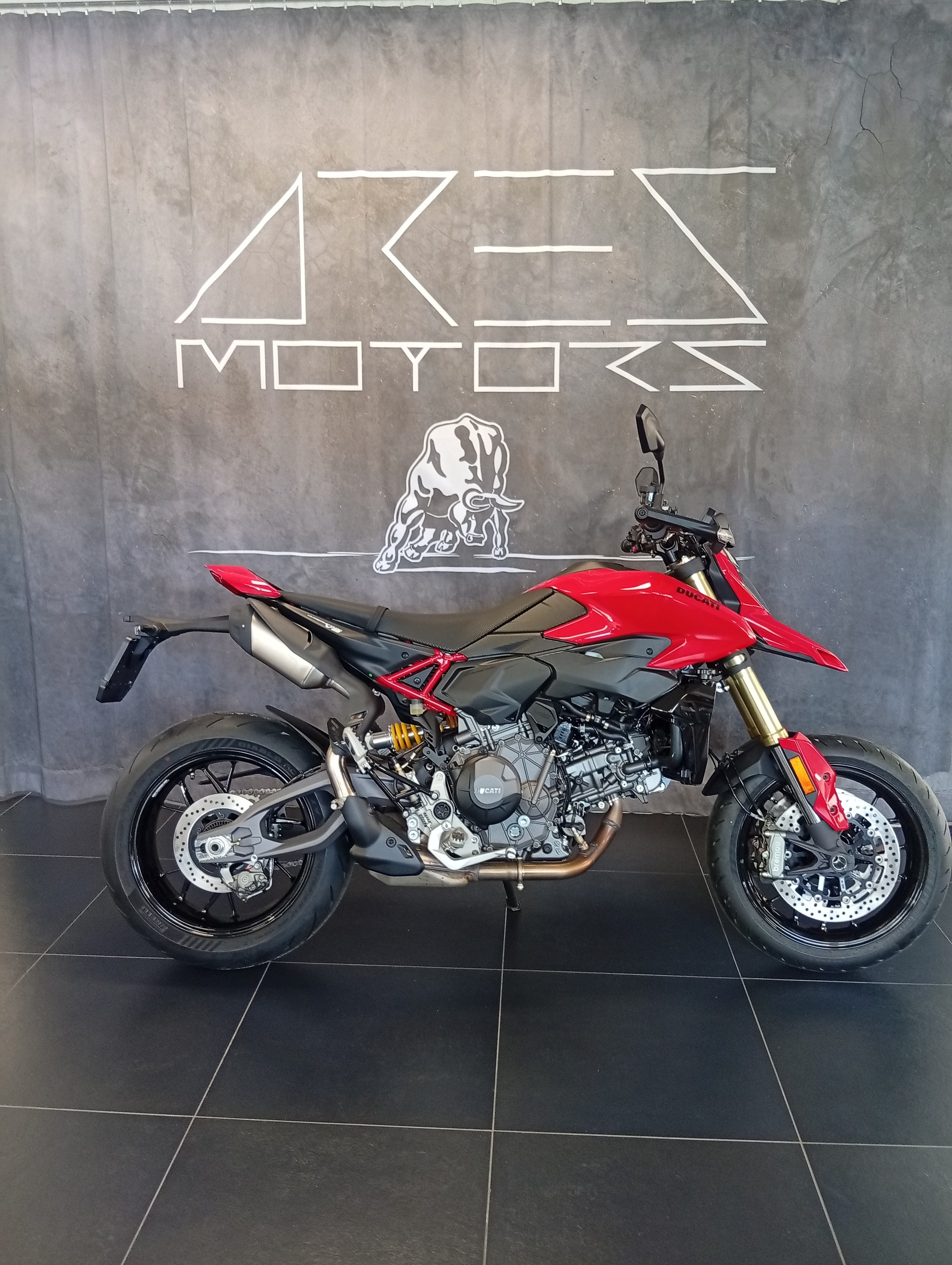 DUCATI HYPERMOTARD V2