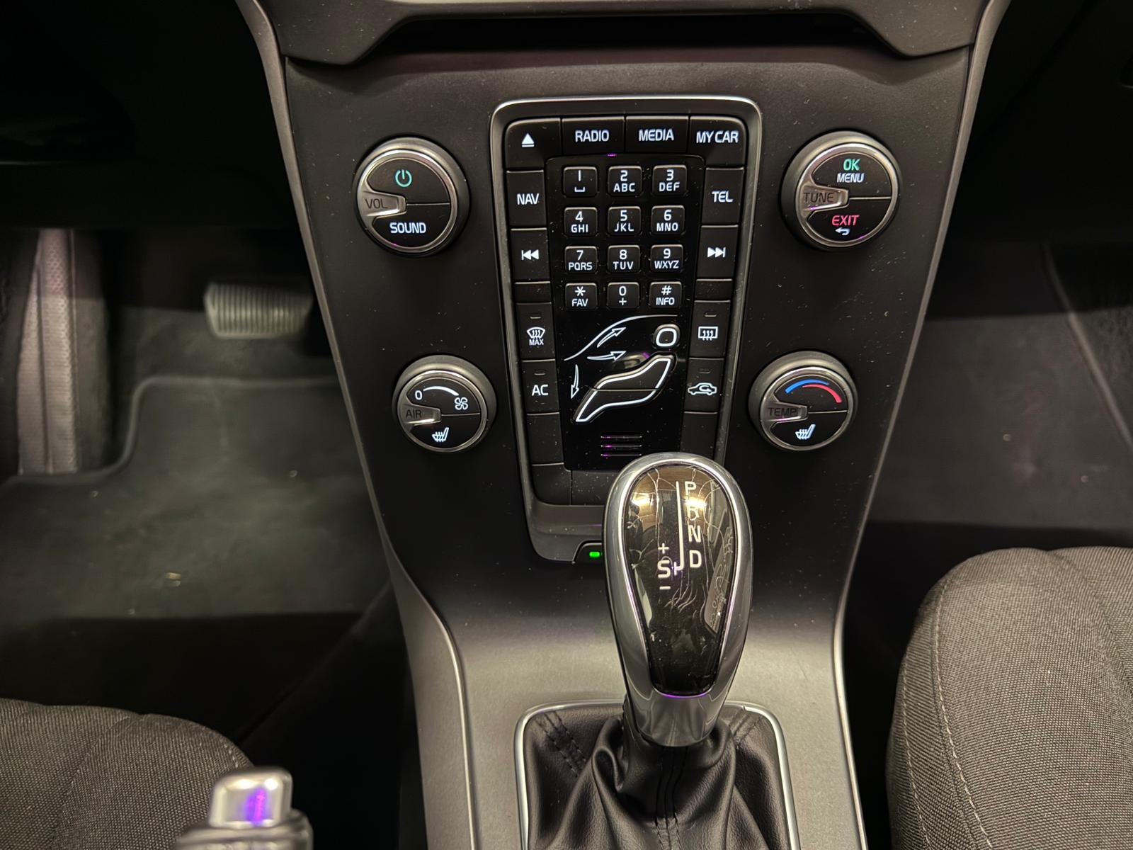 VOLVO V40 D2 Powershift-image-23