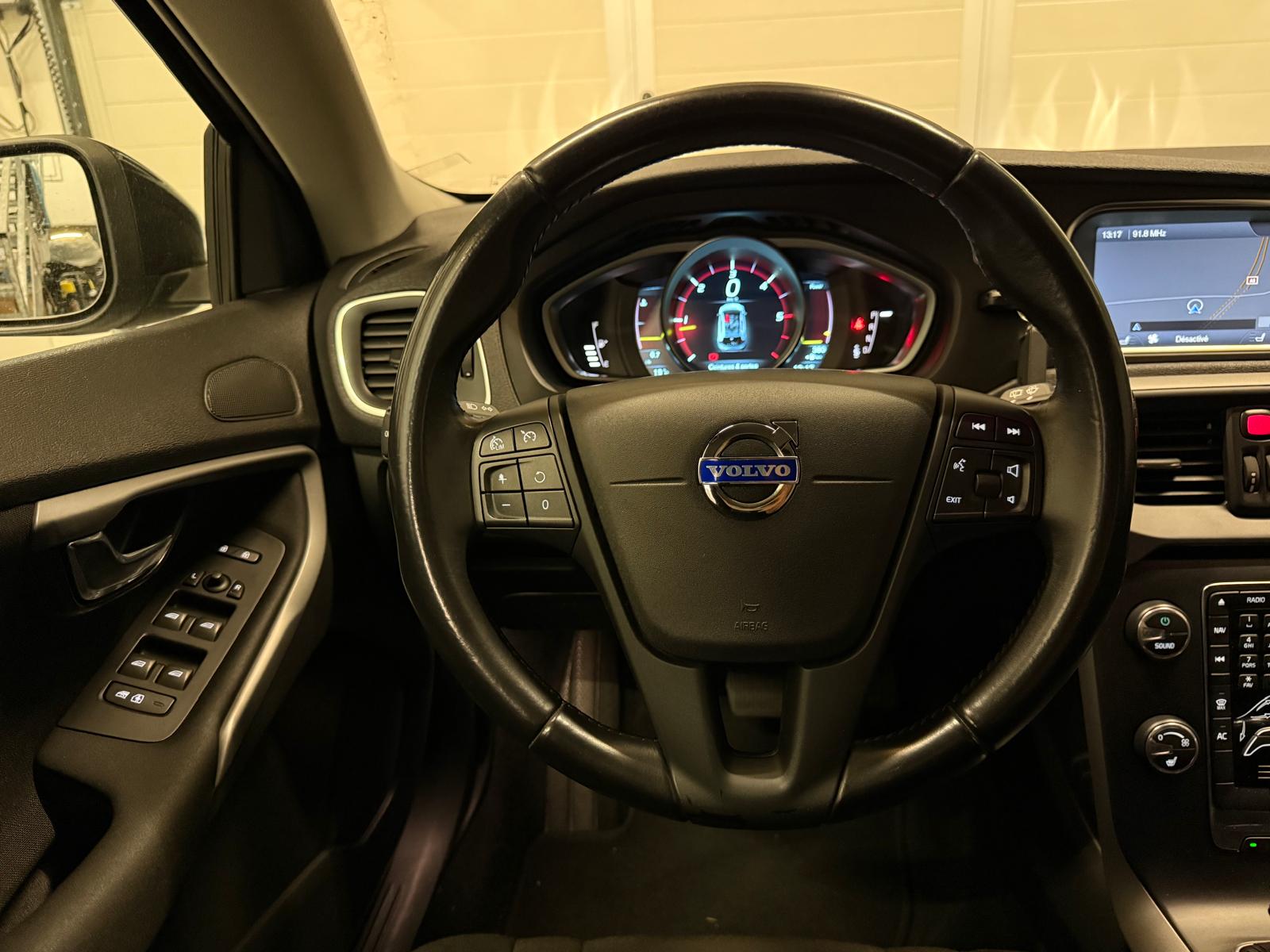 VOLVO V40 D2 Powershift-image-18