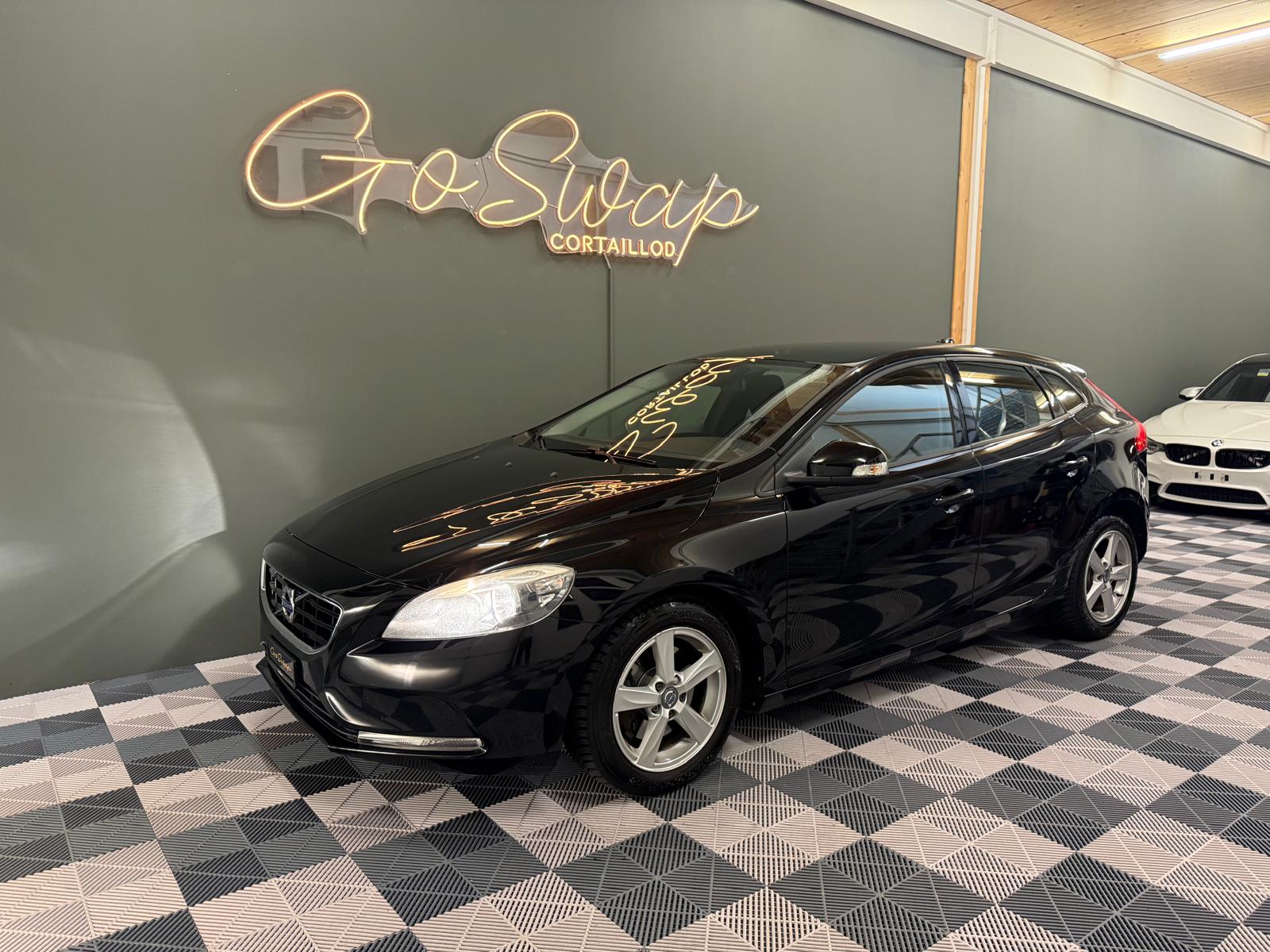 VOLVO V40 D2 Powershift-image-0