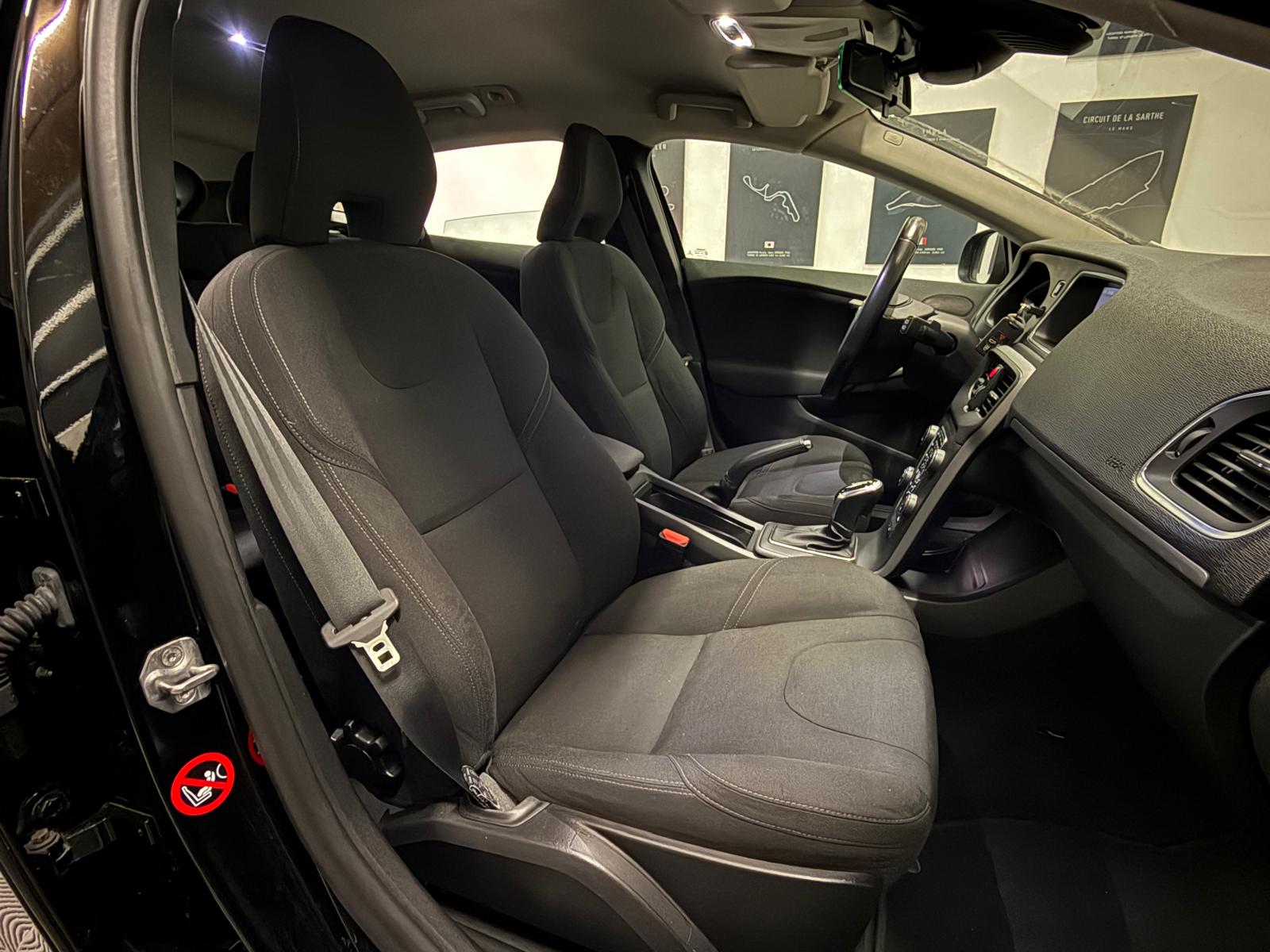 VOLVO V40 D2 Powershift-image-14