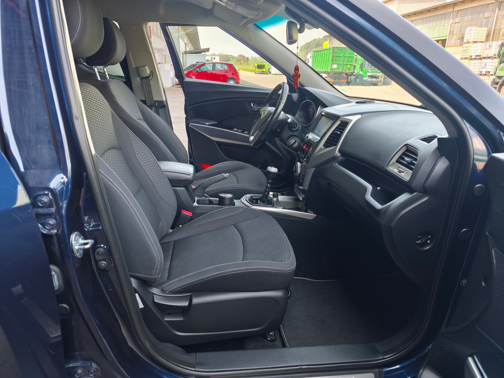 KGM-SsangYong Tivoli 1.6 e-XGi Quartz 2WD-image-6