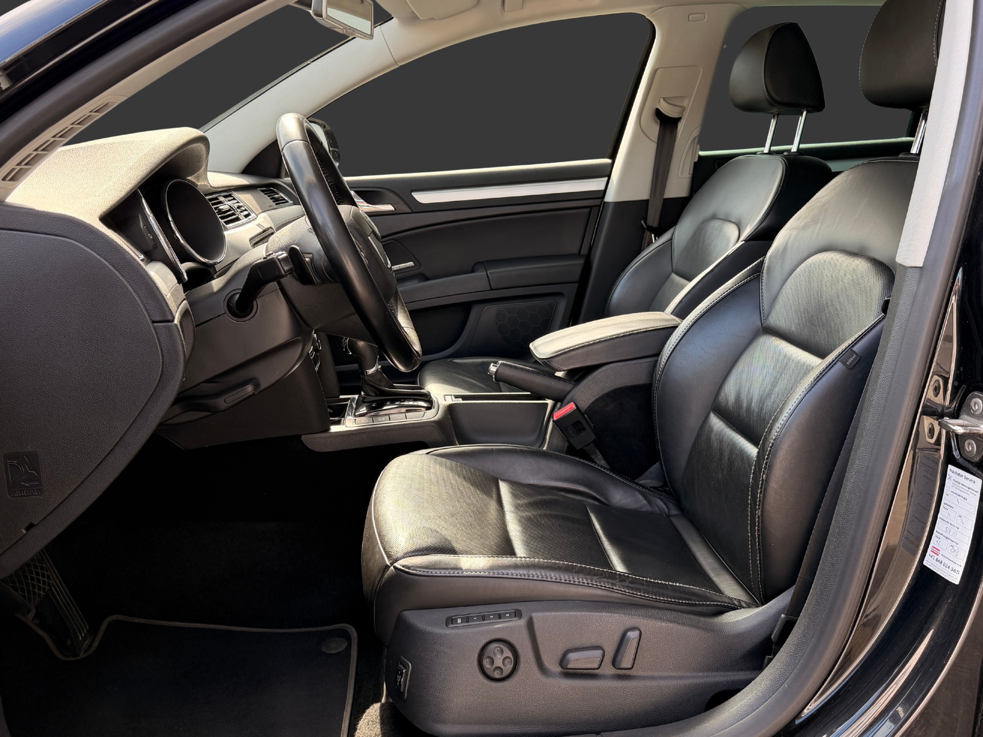 SKODA Superb Combi 2.0 TDi Elegance 4x4 DSG-image-13