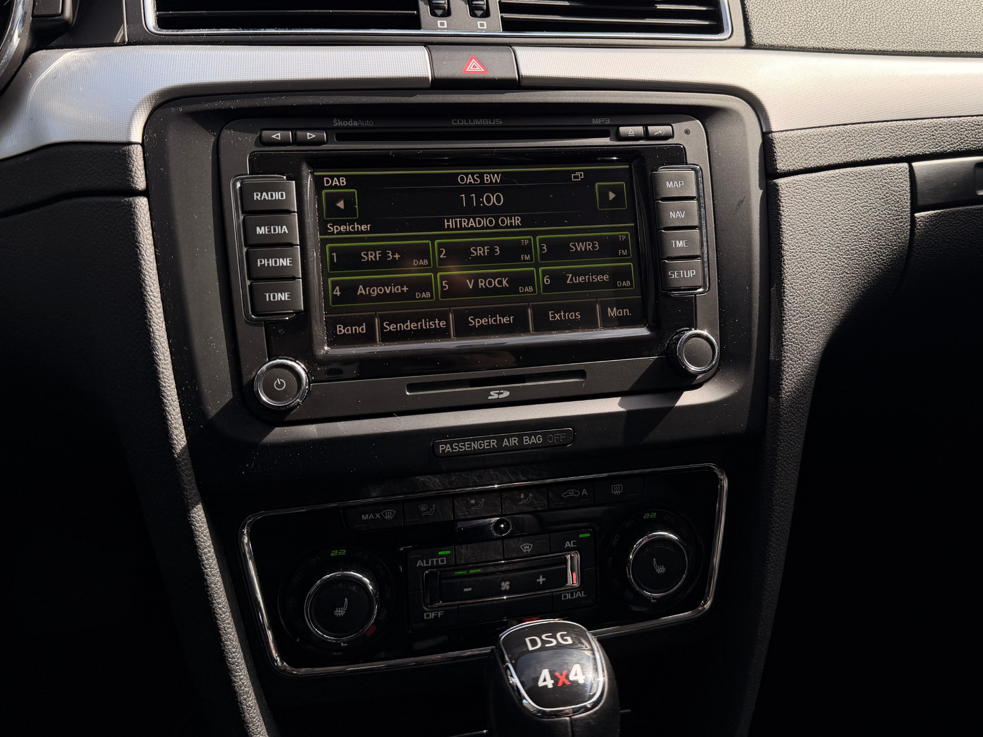 SKODA Superb Combi 2.0 TDi Elegance 4x4 DSG-image-19