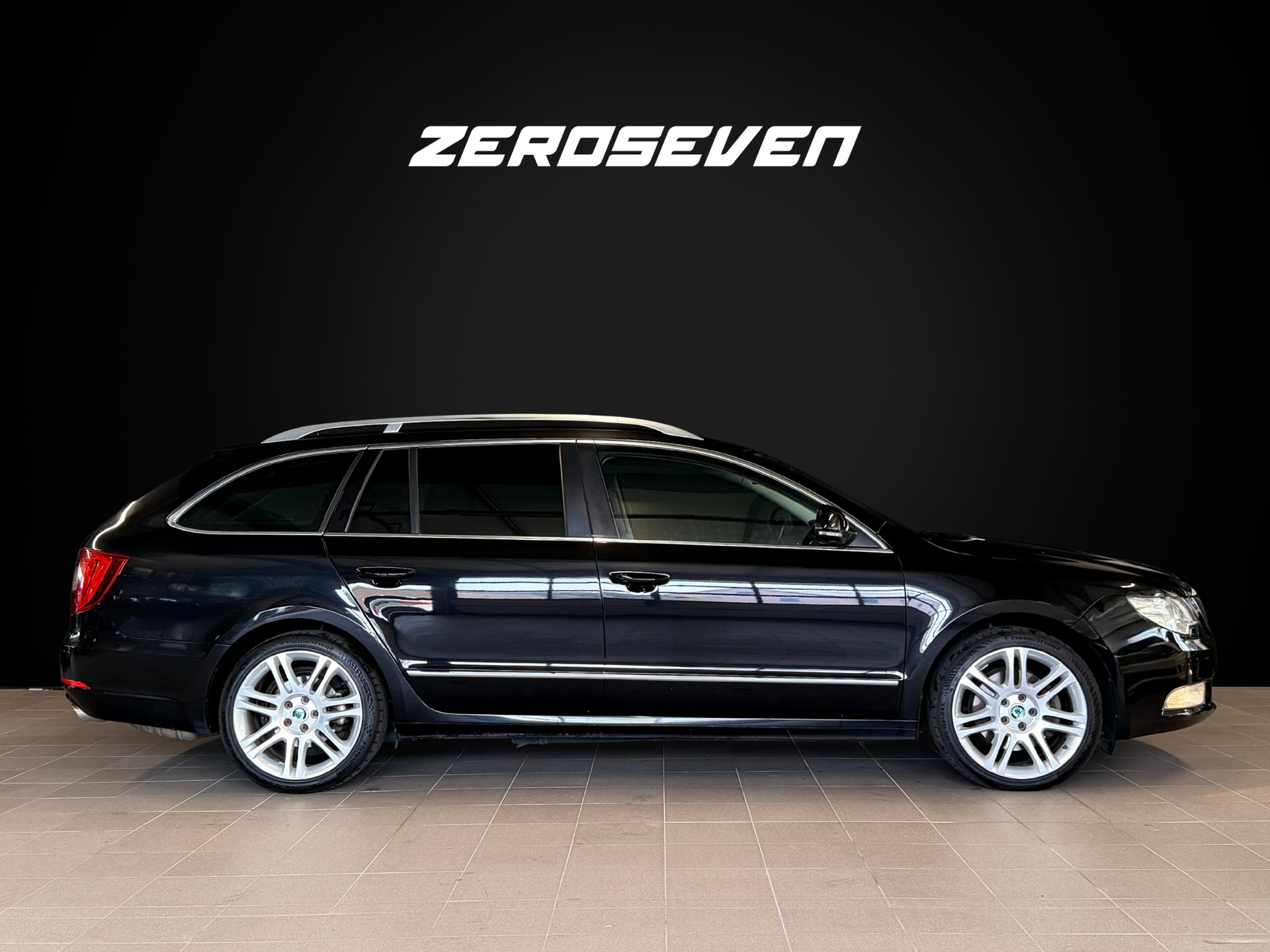 SKODA Superb Combi 2.0 TDi Elegance 4x4 DSG-image-8