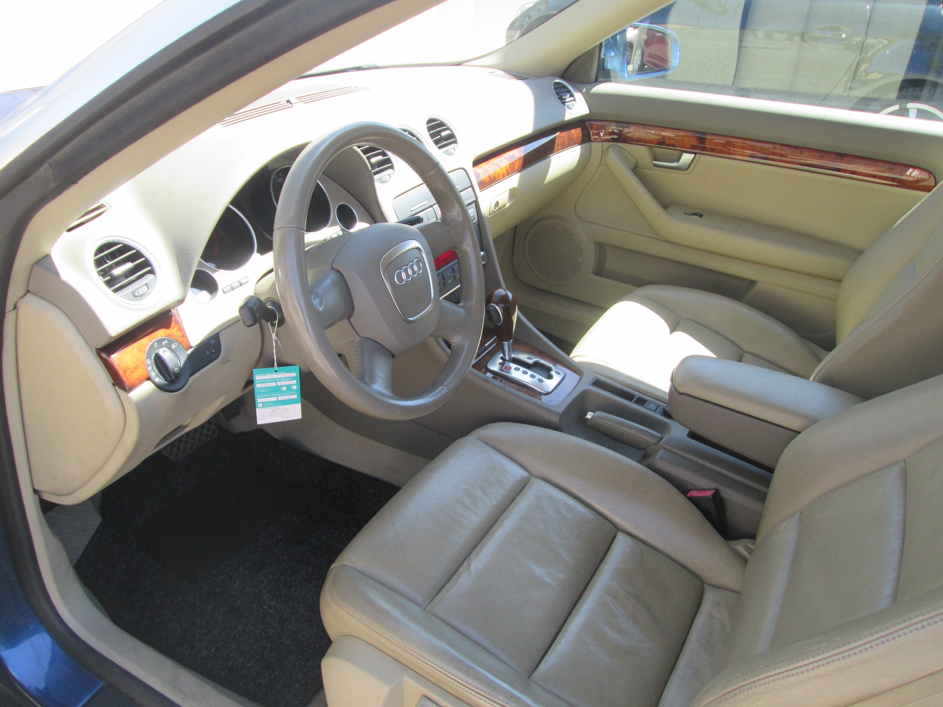 AUDI A4 Cabriolet 1.8 Turbo-image-7
