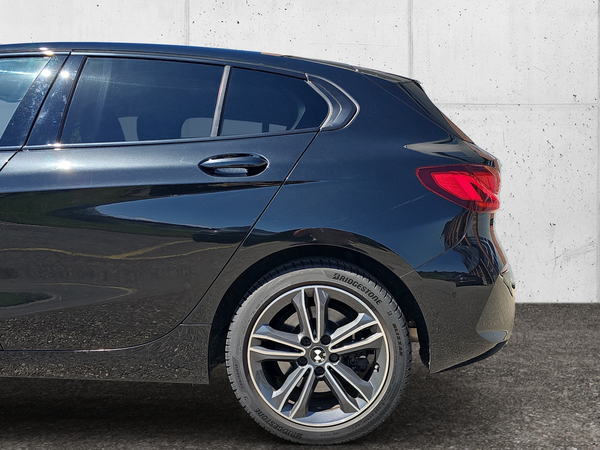 BMW 120i Sport Line Steptronic-image-5