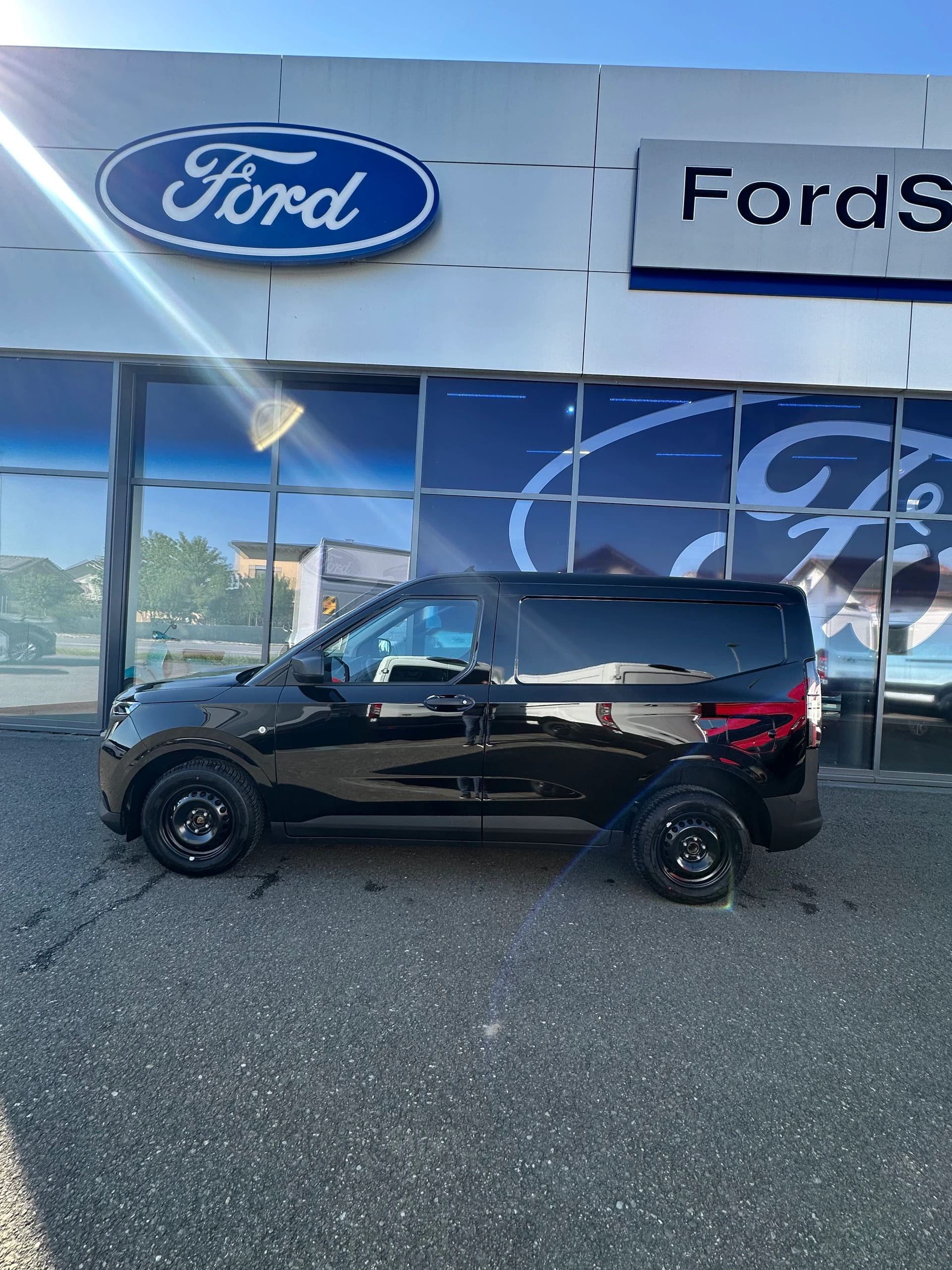 FORD Transit Courier van 1.0 EcoBoo Trend/100CV/Man.-image-2