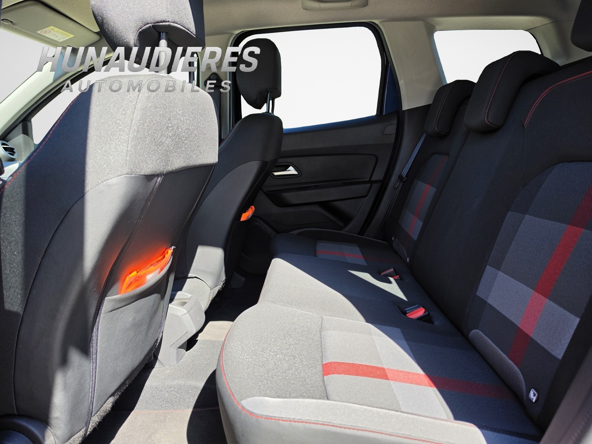 DACIA Duster SCe 115 Comfort 4x4-image-9