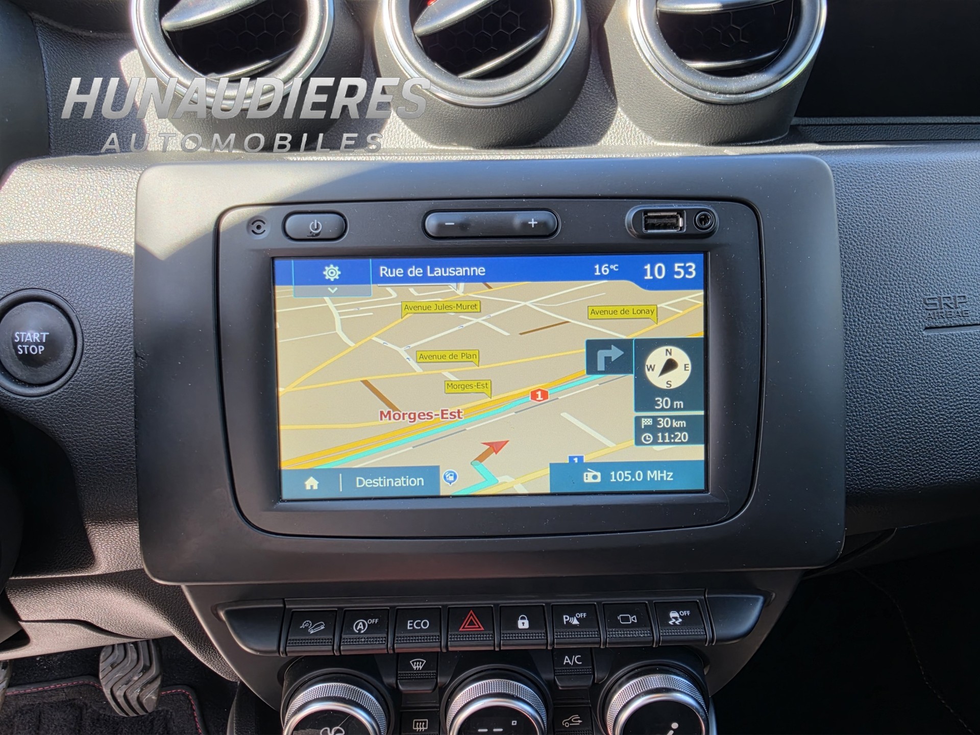 DACIA Duster SCe 115 Comfort 4x4-image-4