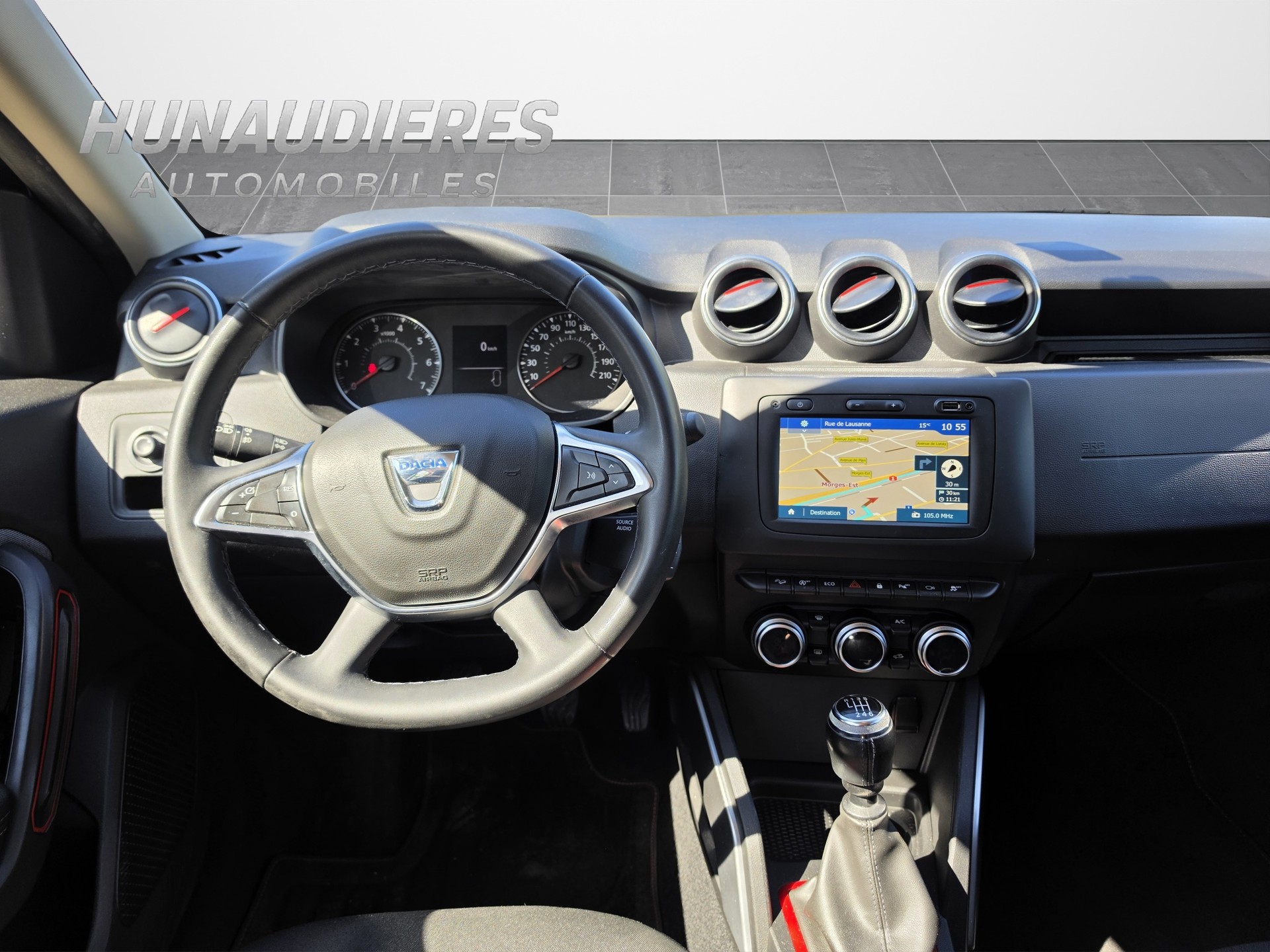 DACIA Duster SCe 115 Comfort 4x4-image-8