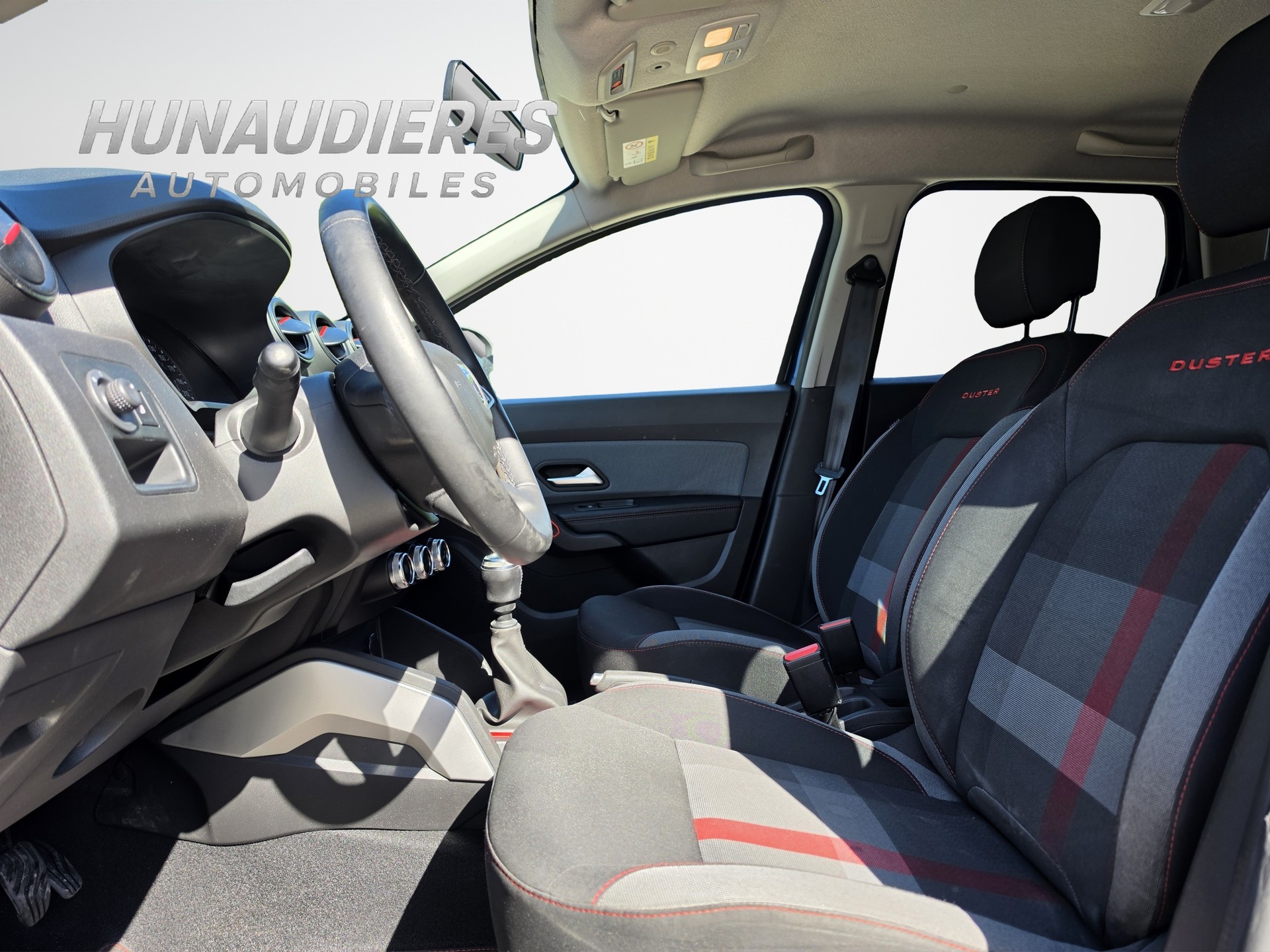 DACIA Duster SCe 115 Comfort 4x4-image-7