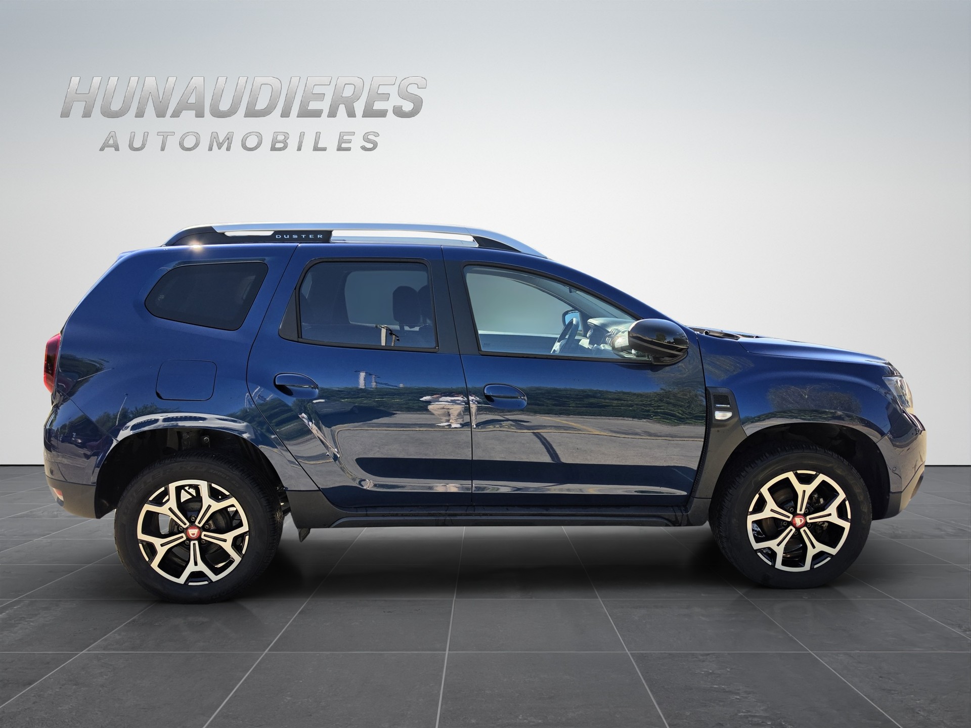 DACIA Duster SCe 115 Comfort 4x4-image-11