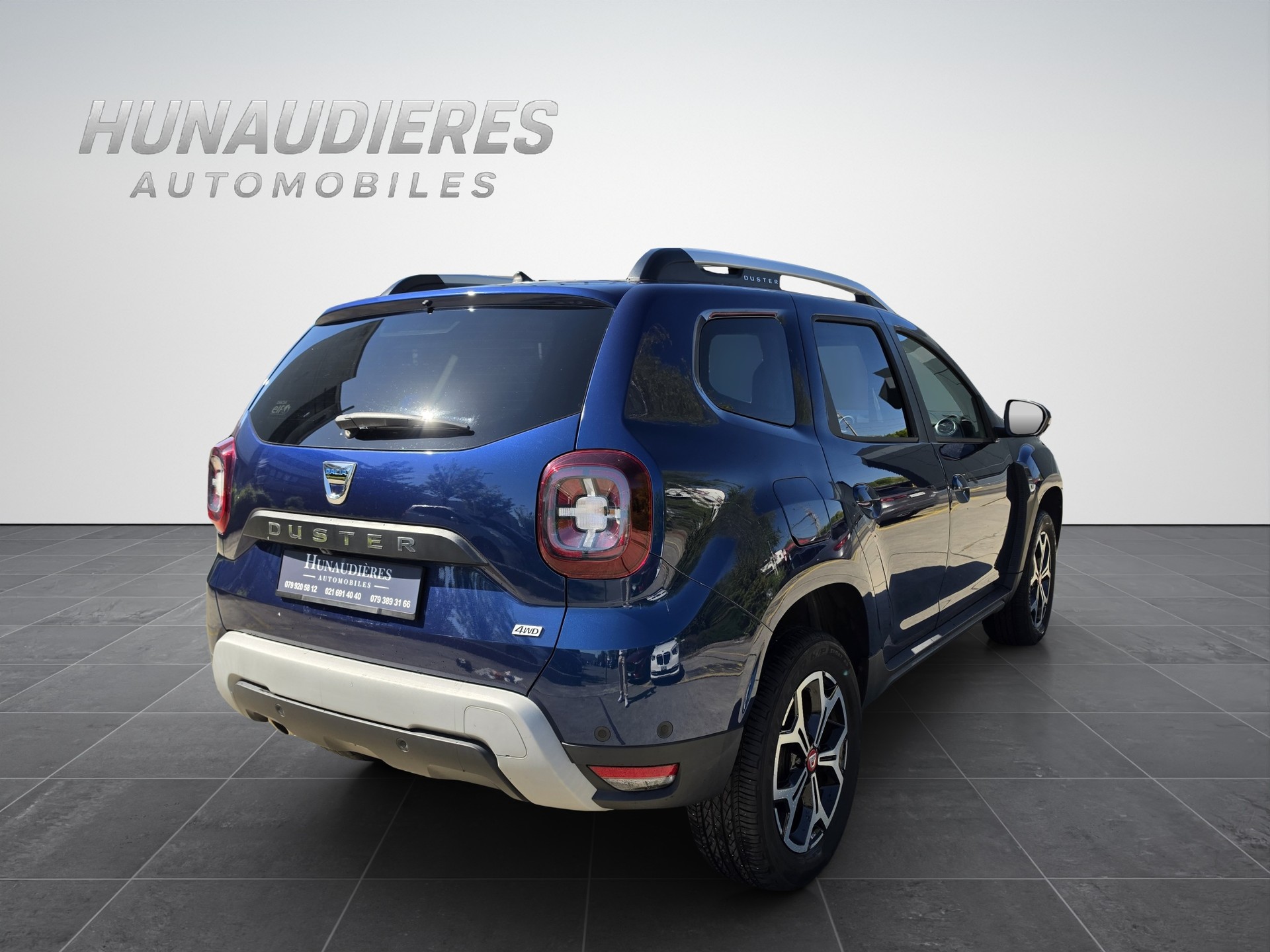 DACIA Duster SCe 115 Comfort 4x4-image-1