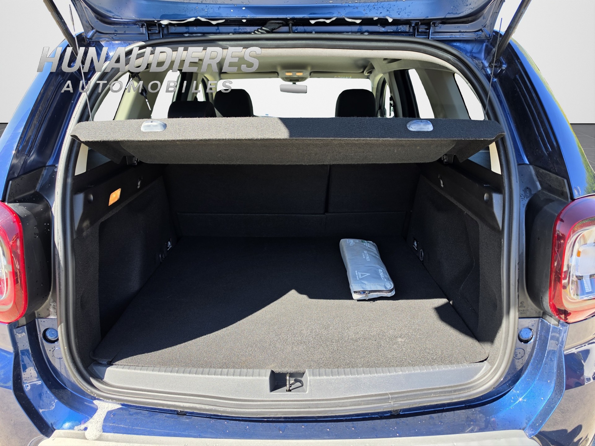 DACIA Duster SCe 115 Comfort 4x4-image-10