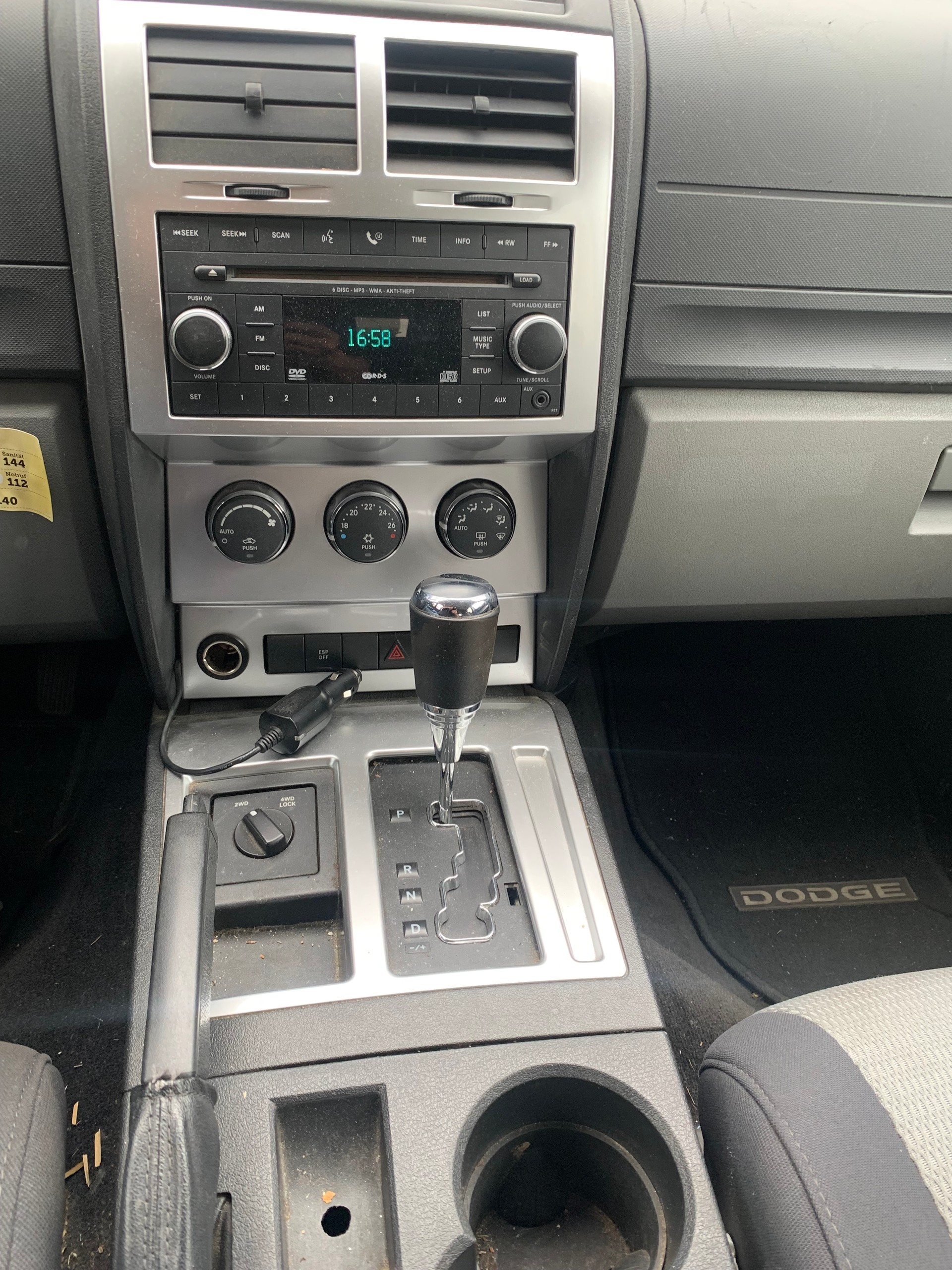 DODGE Nitro 2.8 CRD SXT Automatic-image-8