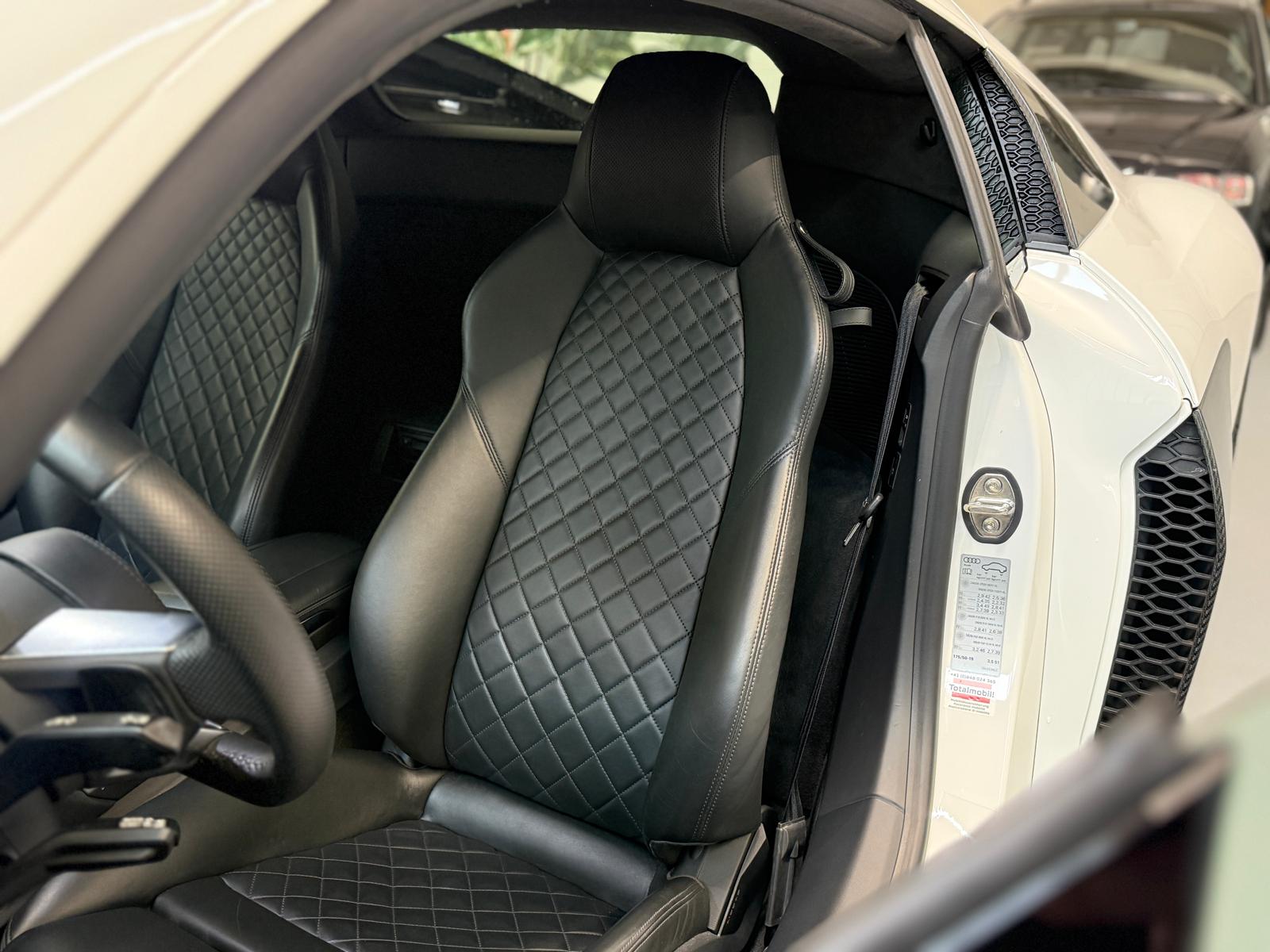AUDI R8 Coupé 5.2 RWS S-Tronic-image-13