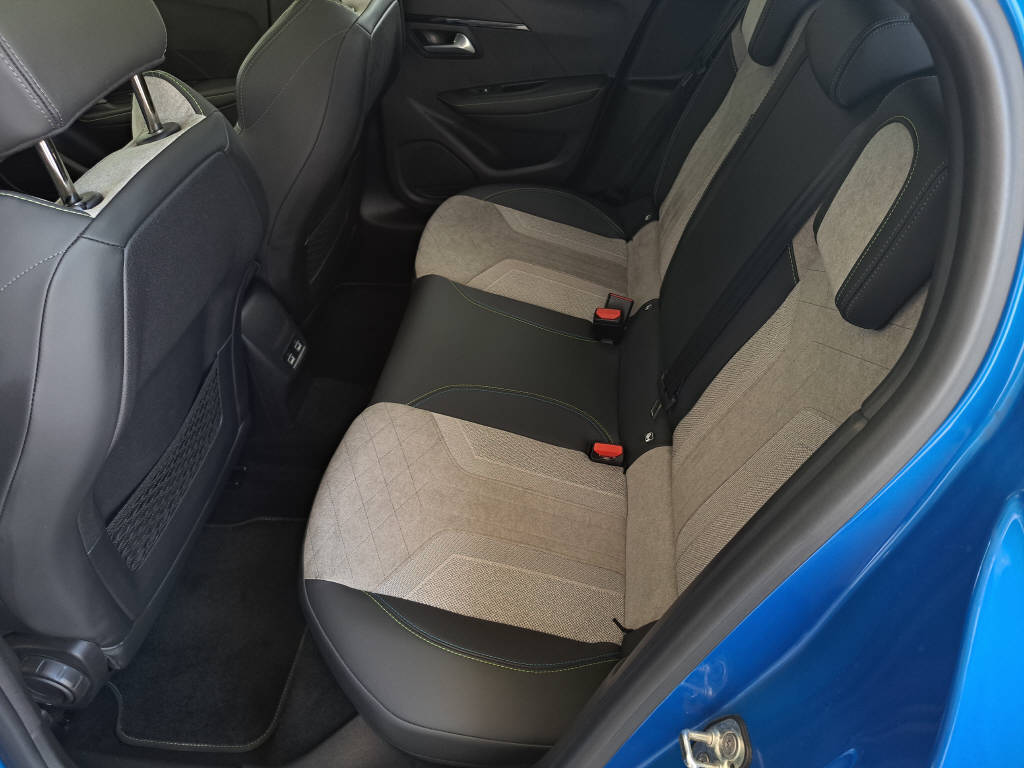 PEUGEOT 208 1.2 turbo 130cv GT + Toit vitré-image-9