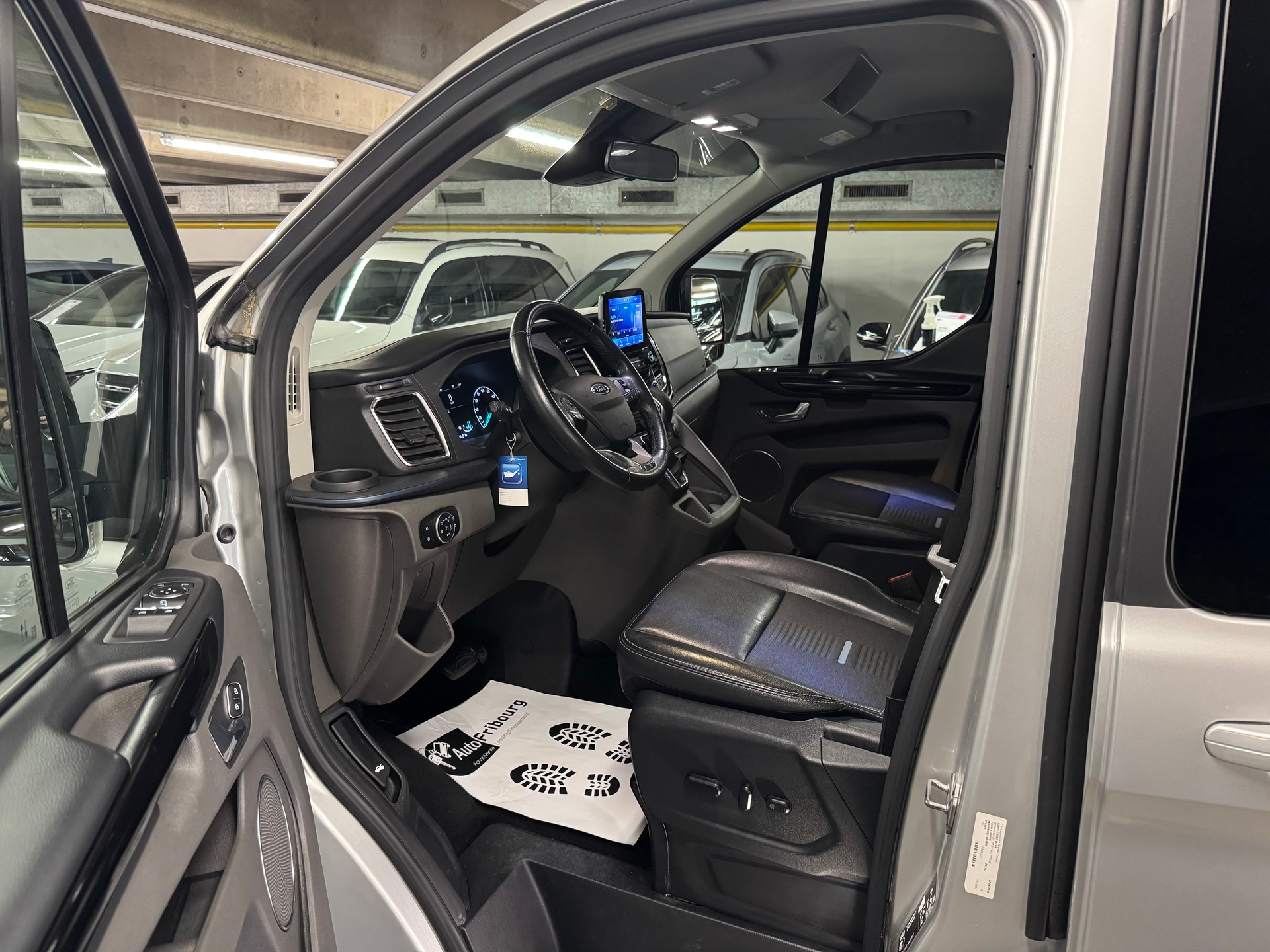 FORD Tourneo Custom 320 L1H1 Active-showroom-element-3